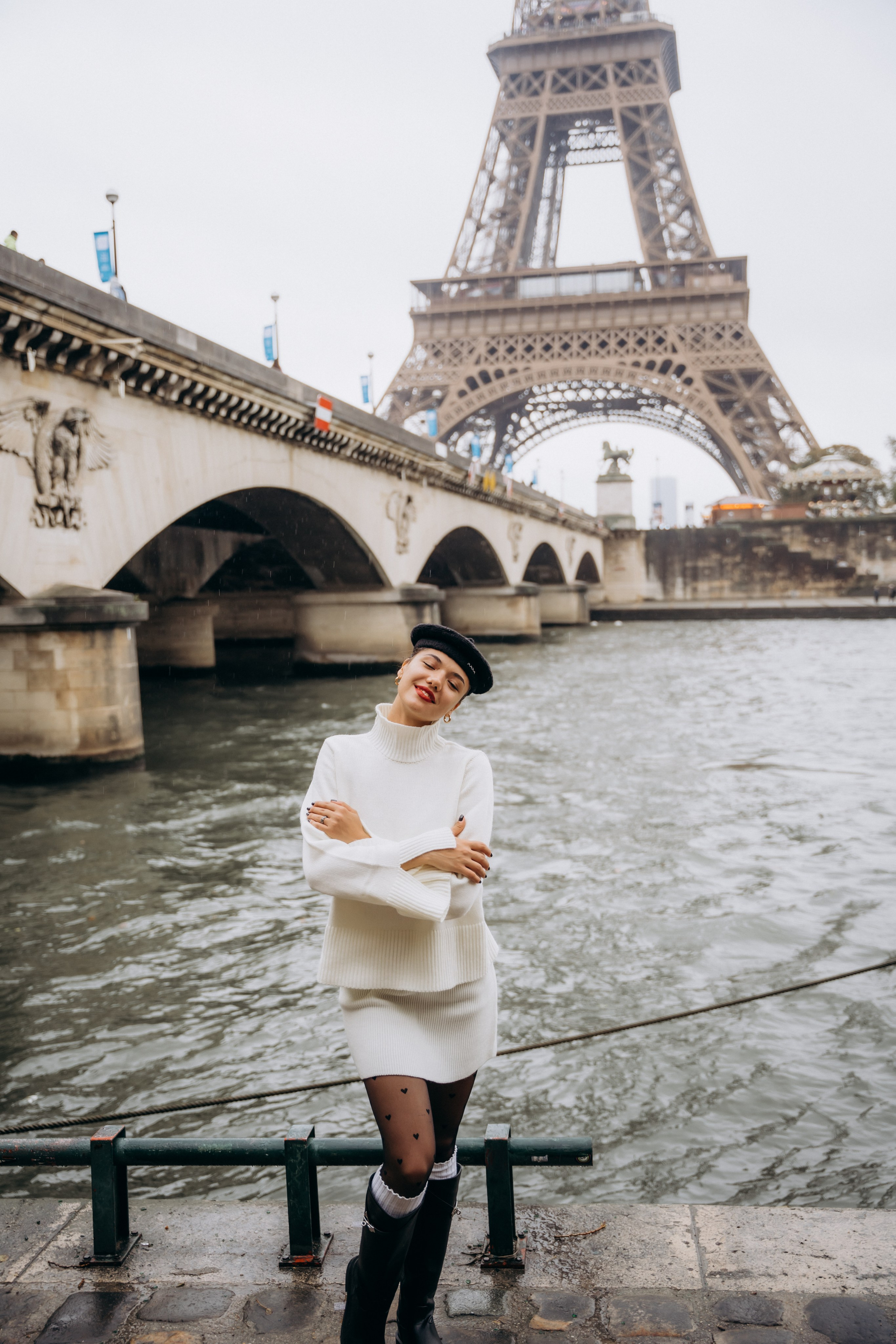 Photo shoot in Paris on a rainy day. Professional photographer in Paris — Shybitska Iryna