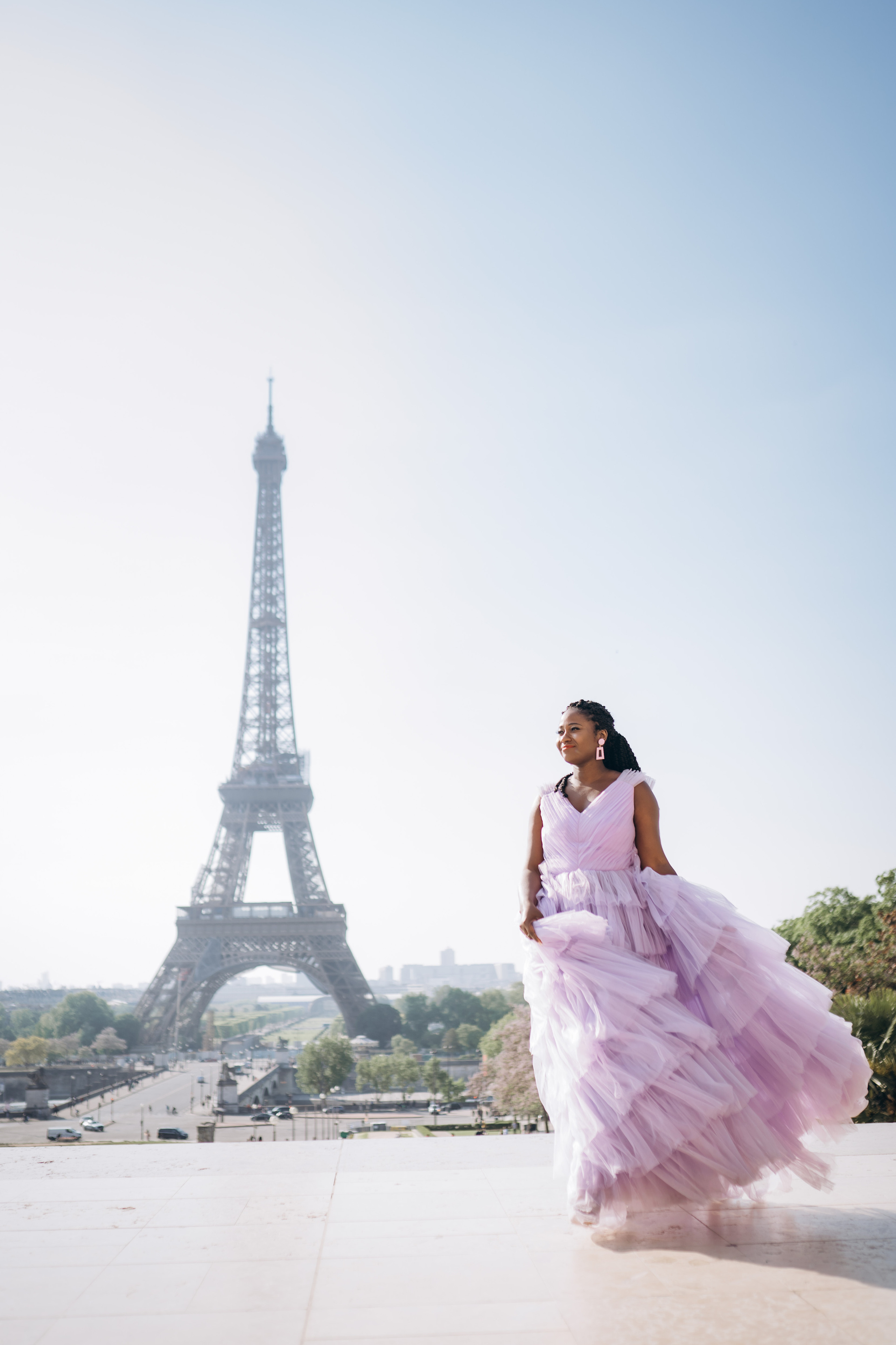 Family photo session in Paris — Louvre — Eiffel Tower. Professional photographer in Paris — Shybitska Iryna