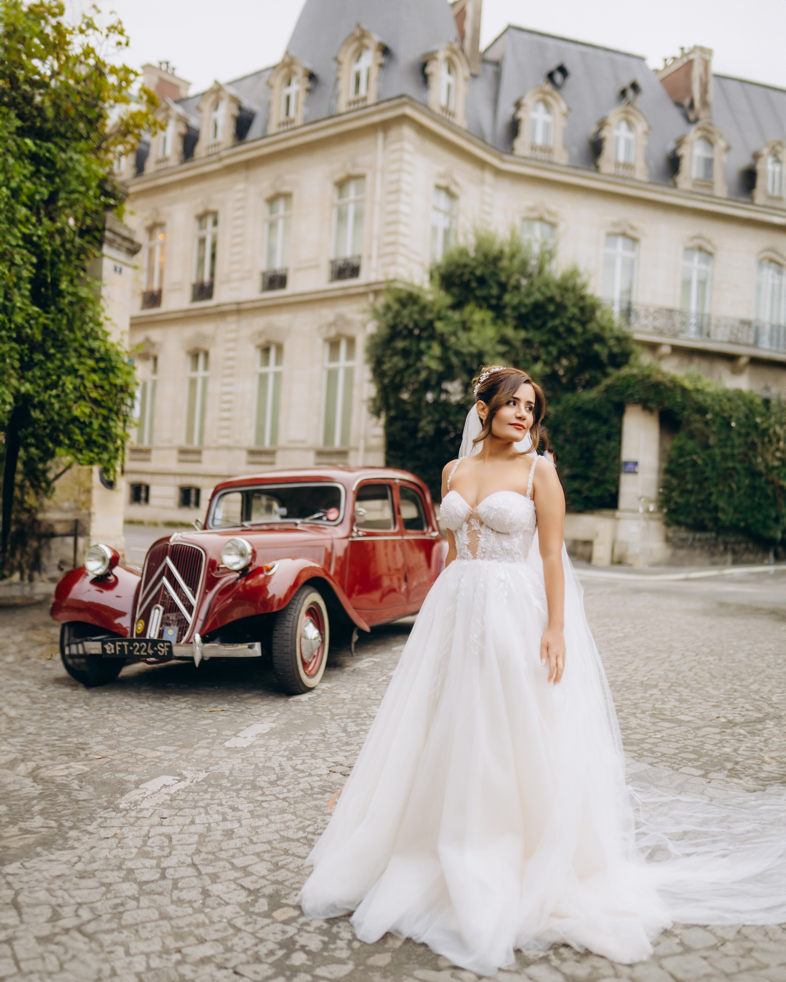 Wedding photo shoot. Professional photographer in Paris — Shybitska Iryna