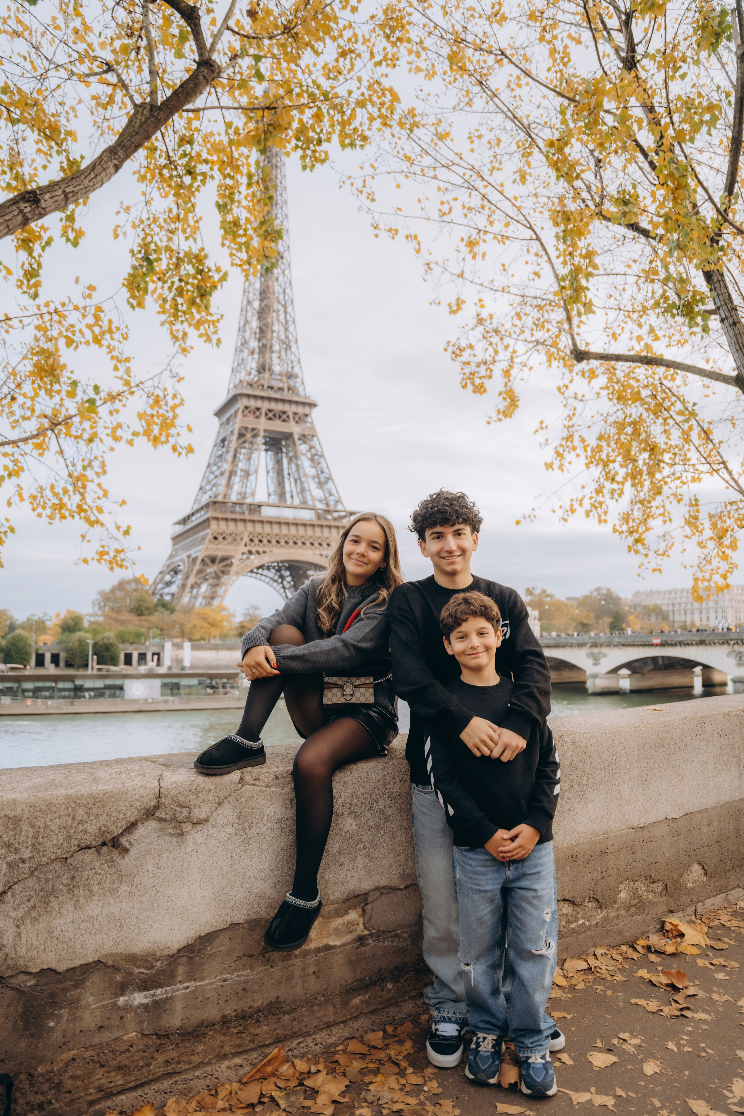 Family photo shoot. Paris. Professional photographer in Paris — Shybitska Iryna