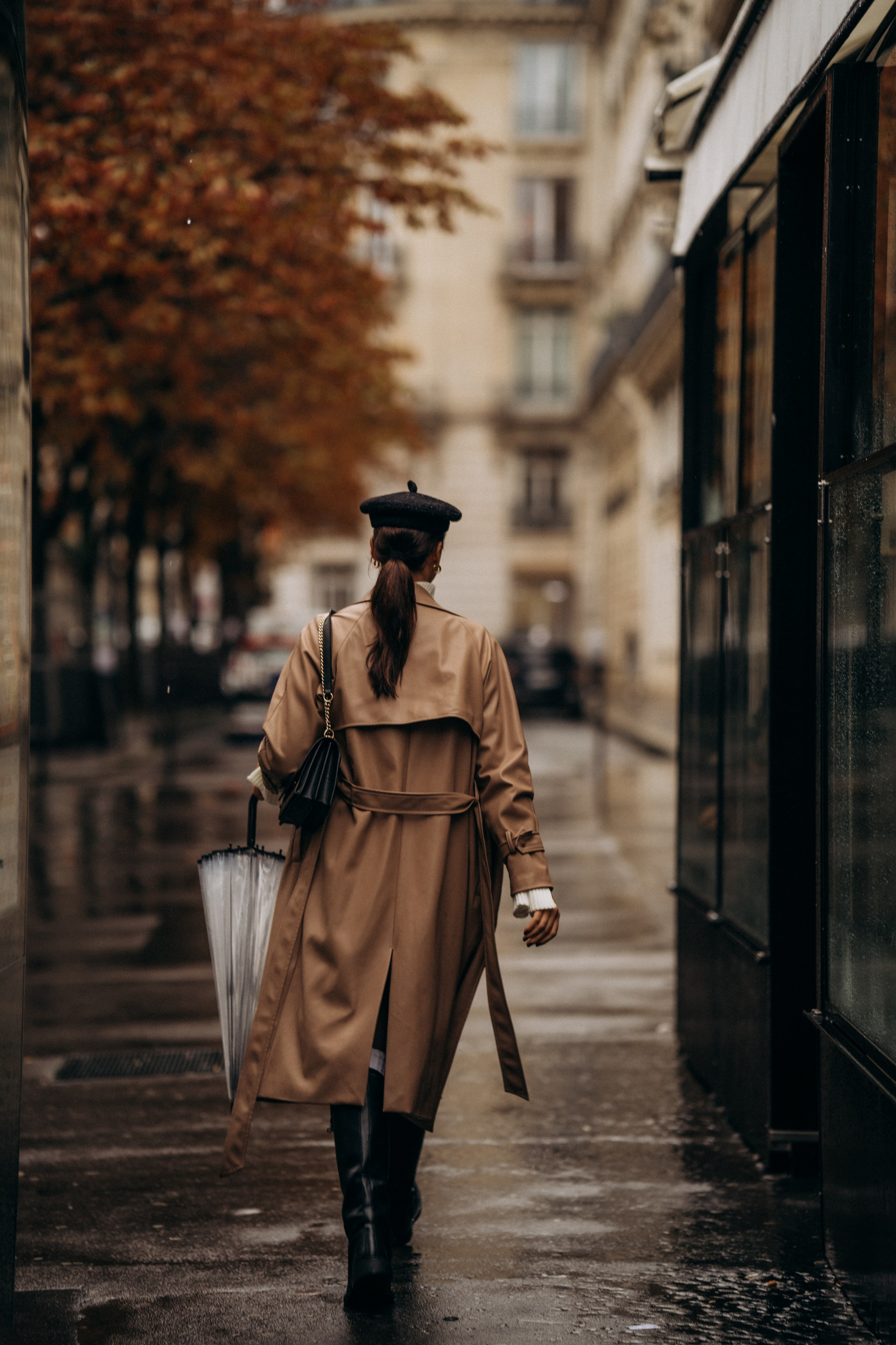 Photo shoot in Paris on a rainy day. Professional photographer in Paris — Shybitska Iryna
