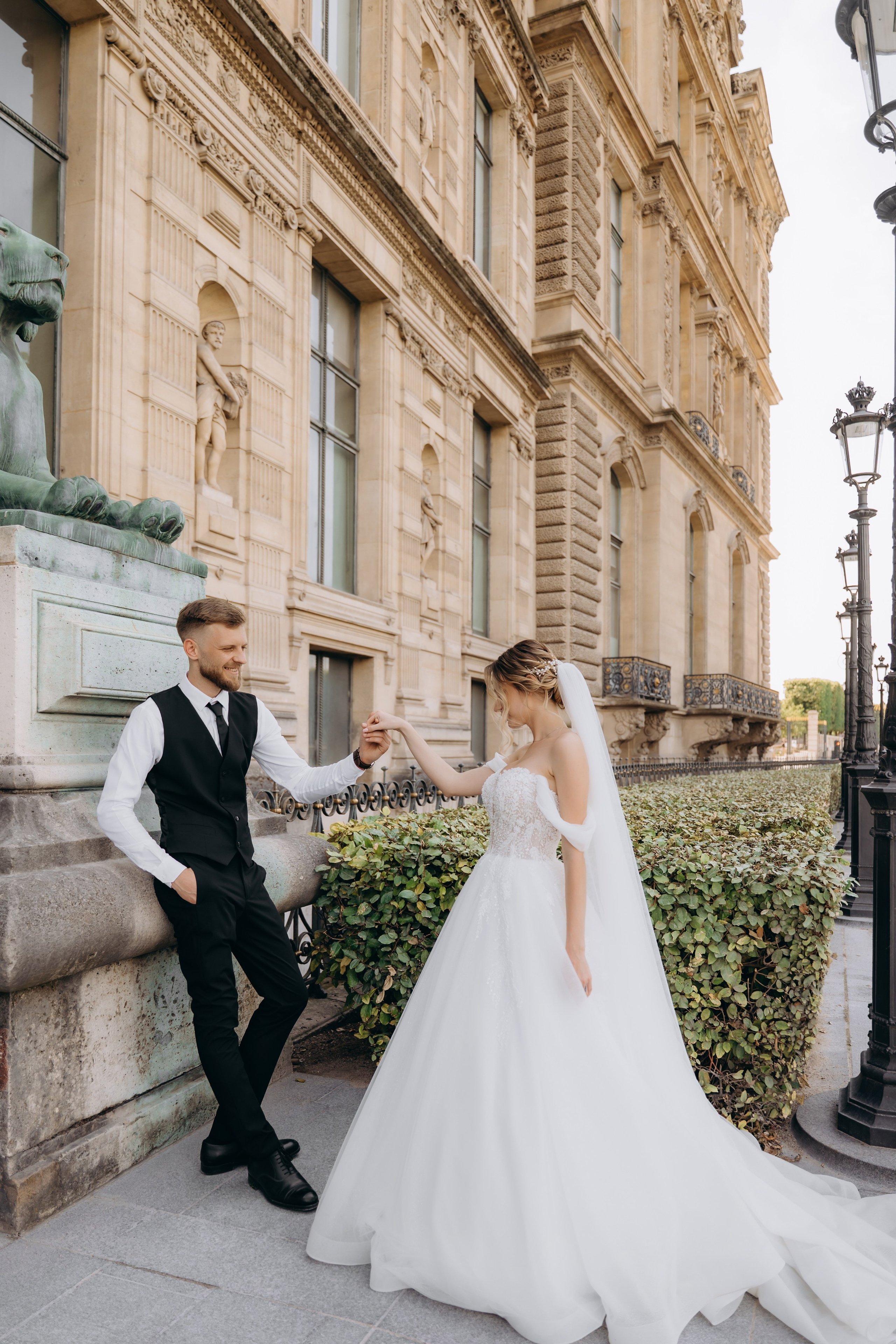 Wedding Day in Paris and Reception. Professional photographer in Paris — Shybitska Iryna