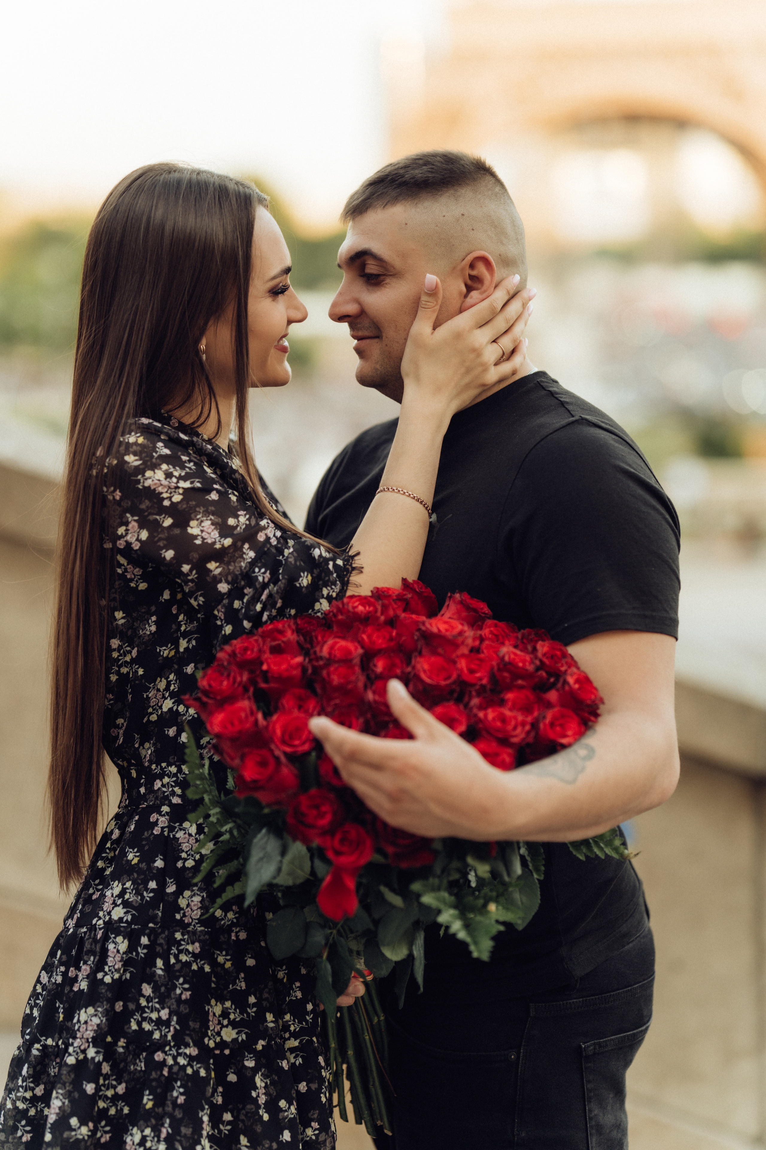 Engagement — Photo session lasts 1 hour. Professional photographer in Paris — Shybitska Iryna