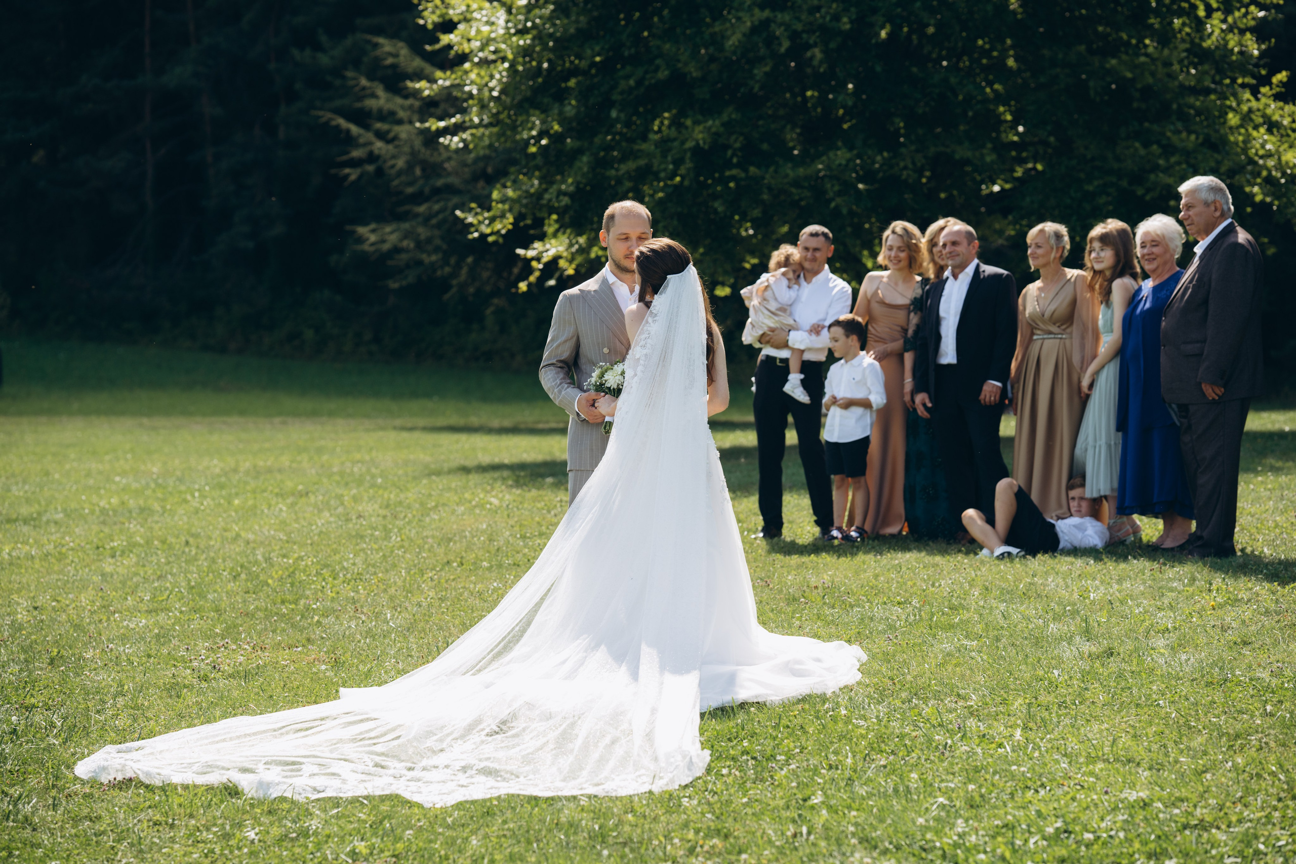 Свадебная фотосессия во французском замке. Professional photographer in Paris — Shybitska Iryna