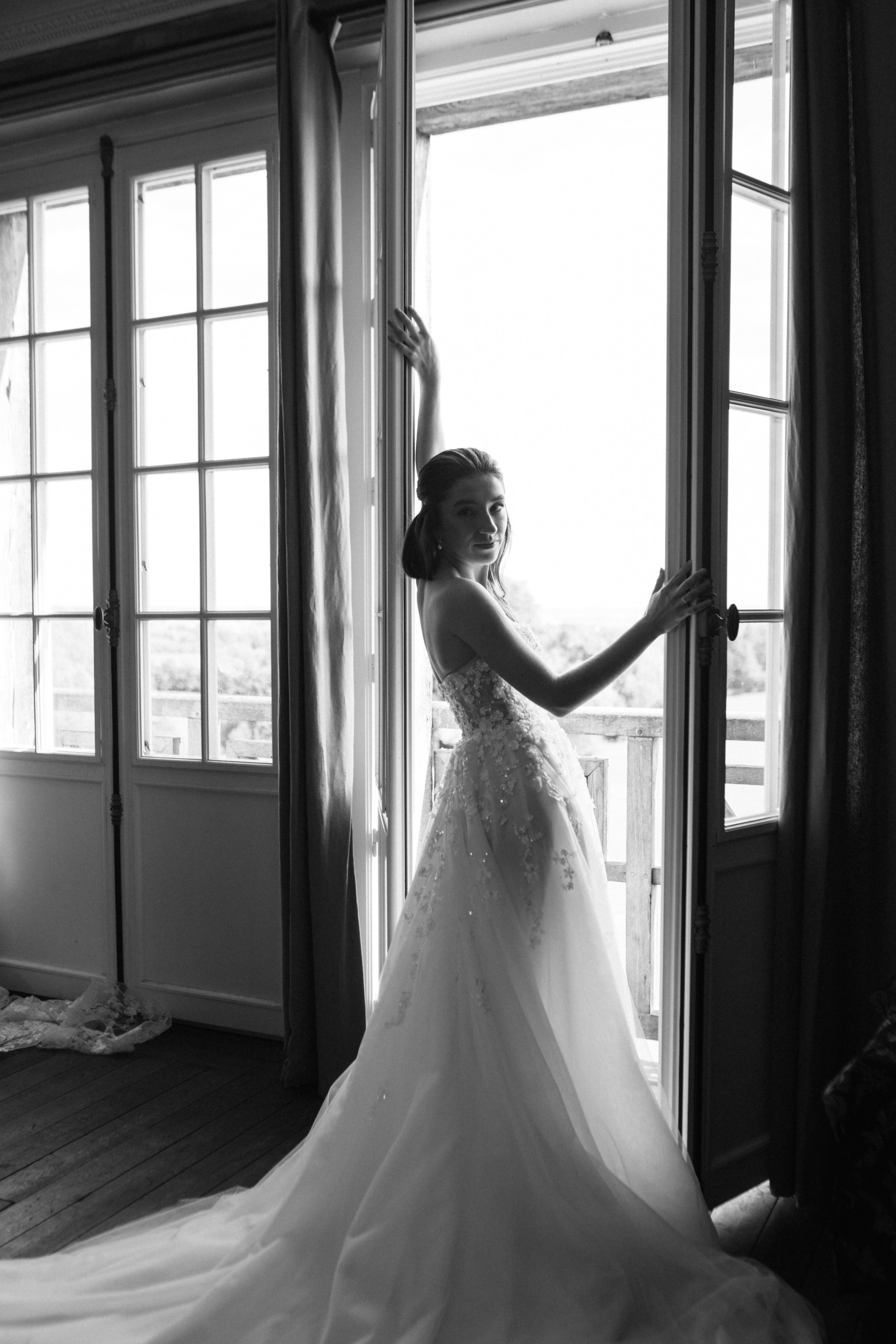 Свадебная фотосессия во французском замке. Professional photographer in Paris — Shybitska Iryna