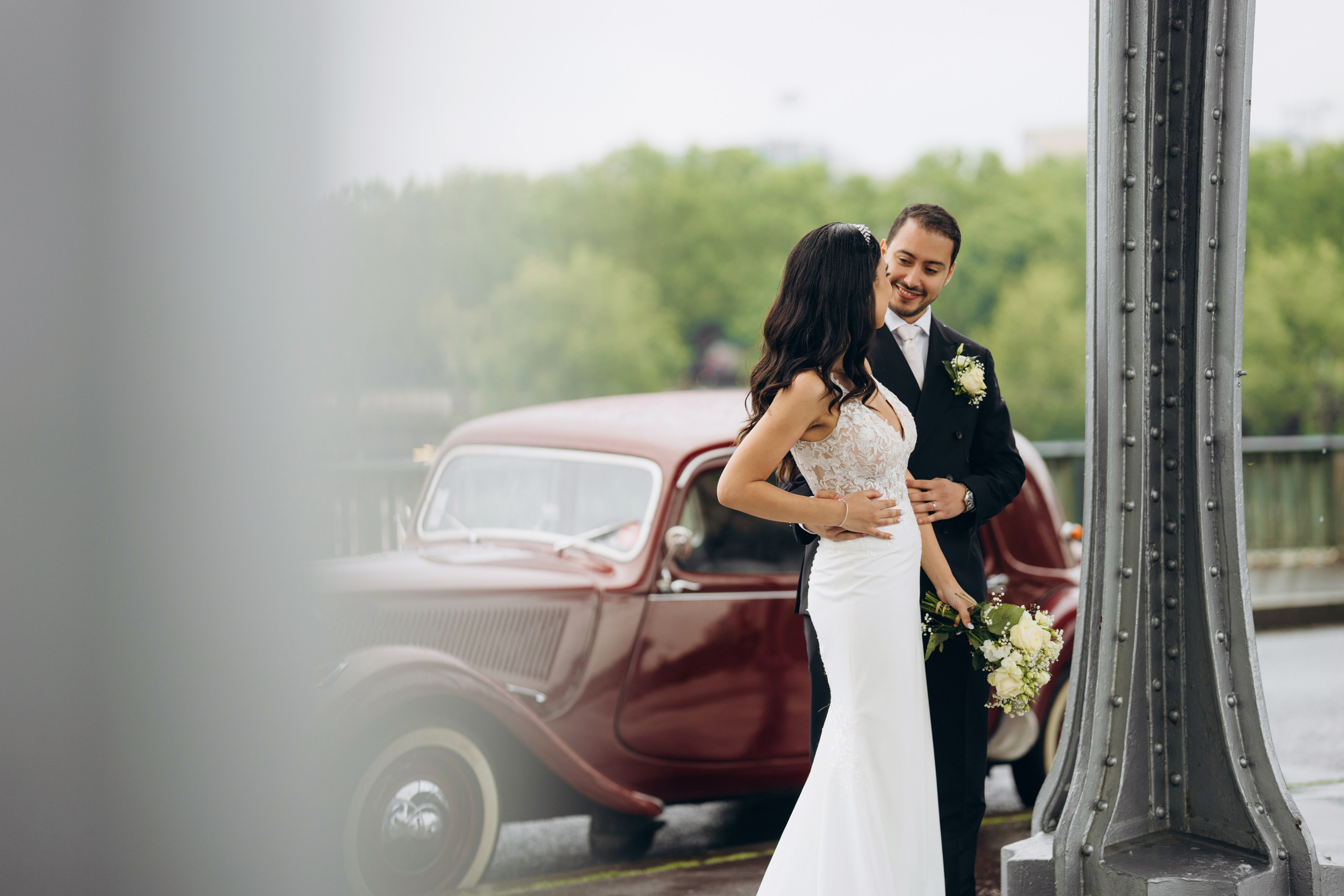 Wedding photo shoot in France_Cabriolet_Paris. Professional photographer in Paris — Shybitska Iryna