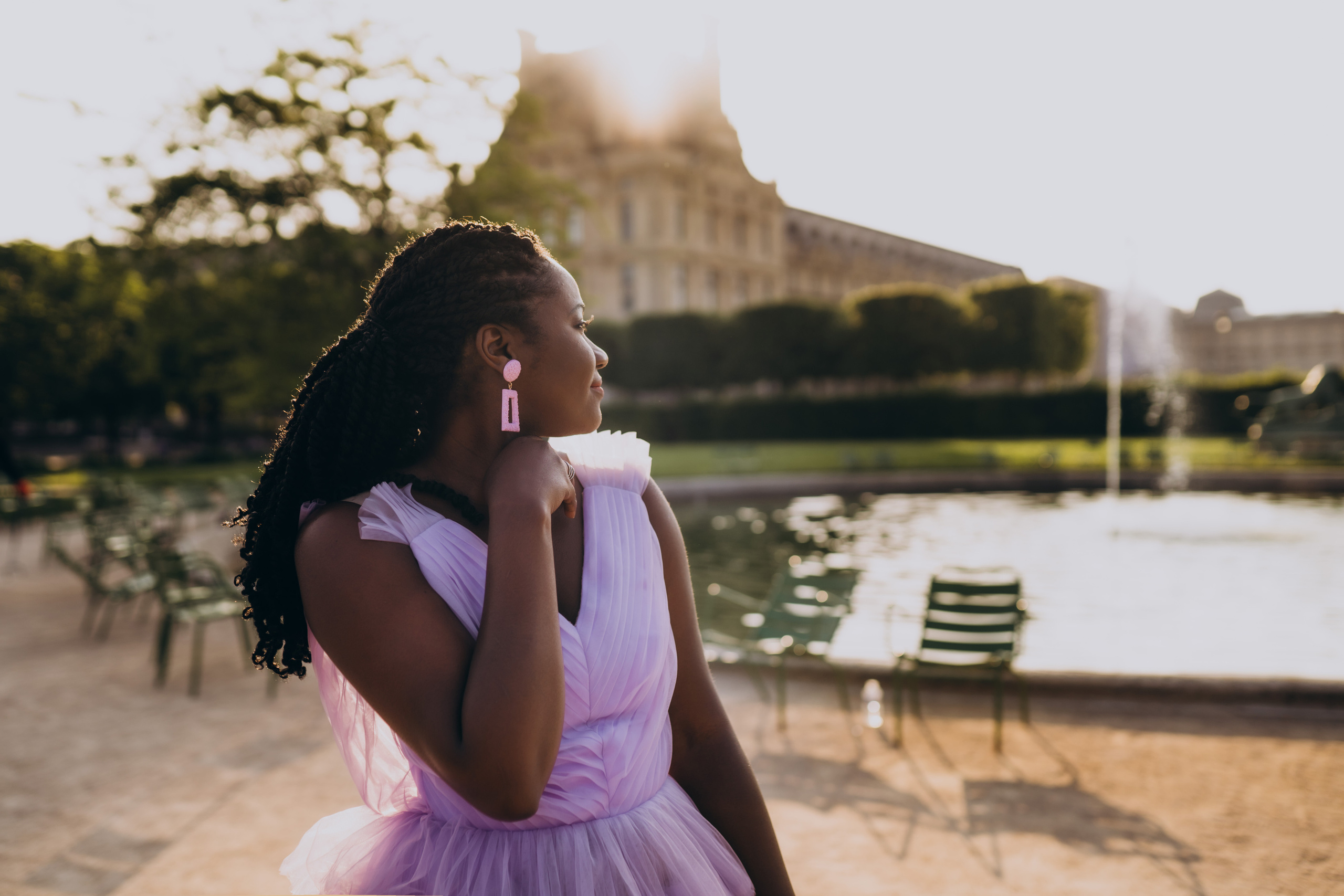 Family photo session in Paris — Louvre — Eiffel Tower. Professional photographer in Paris — Shybitska Iryna