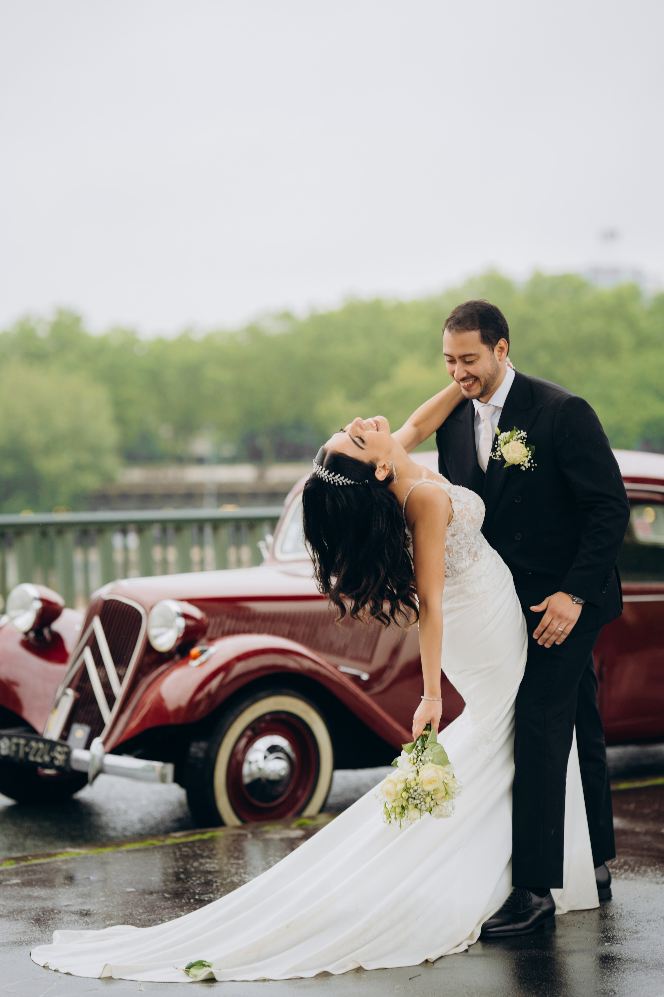 Wedding photo shoot in France_Cabriolet_Paris. Professional photographer in Paris — Shybitska Iryna