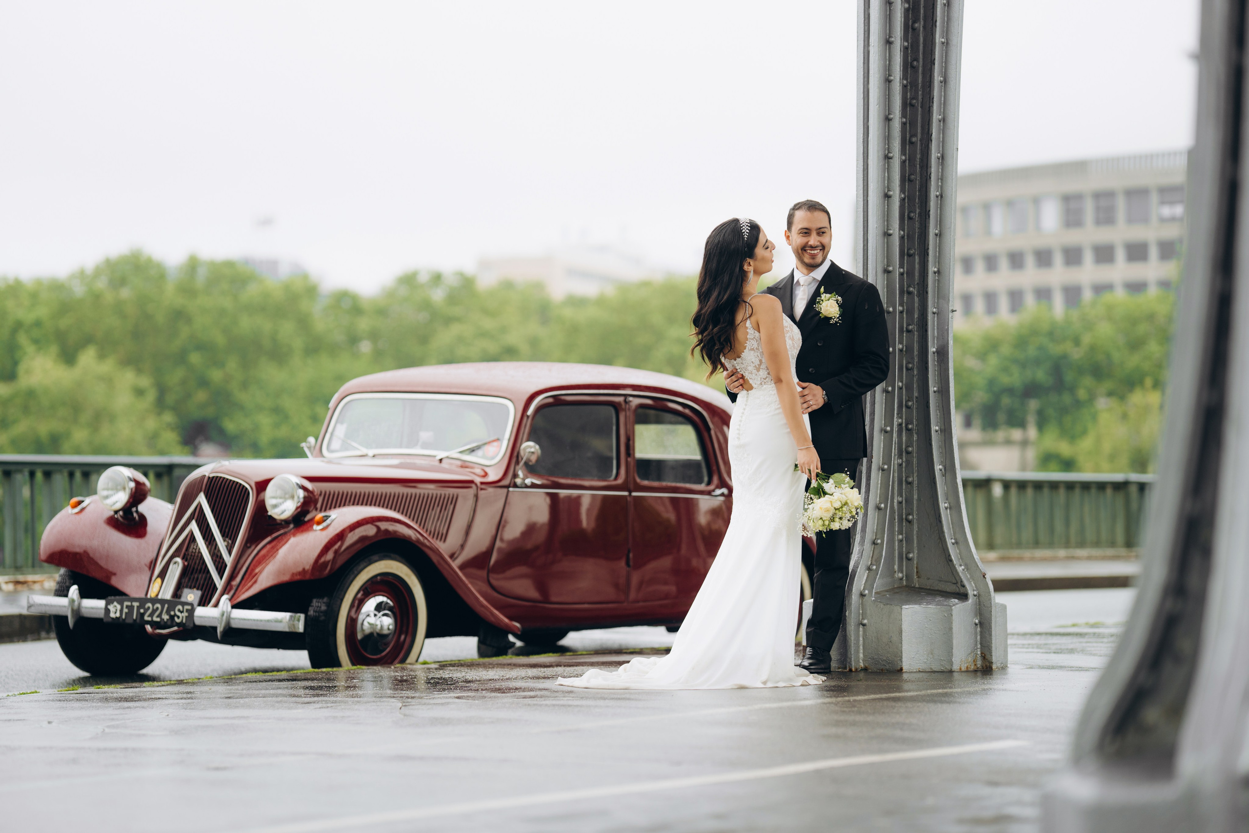 Wedding photo shoot in France_Cabriolet_Paris. Professional photographer in Paris — Shybitska Iryna