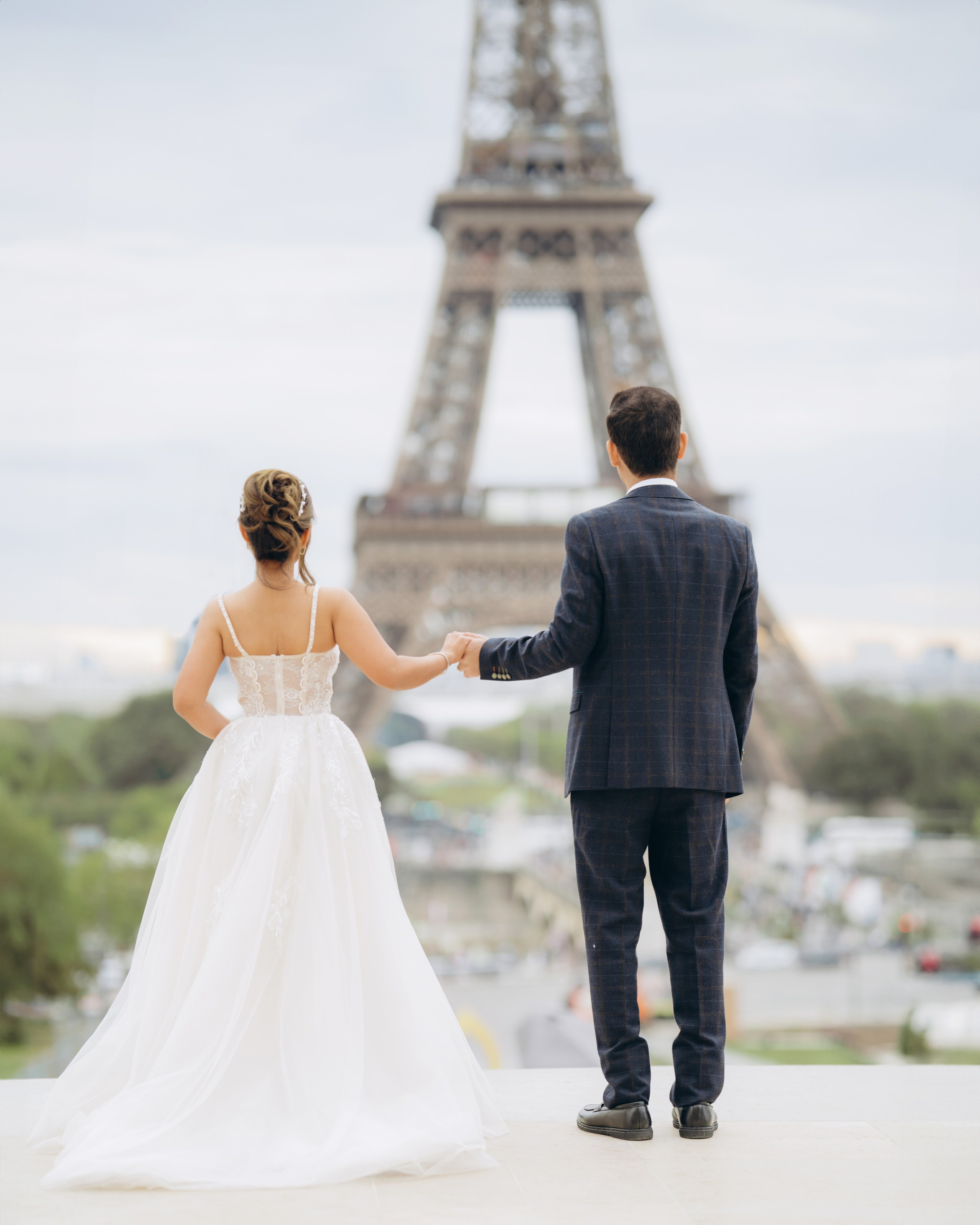 Wedding photo shoot. Professional photographer in Paris — Shybitska Iryna