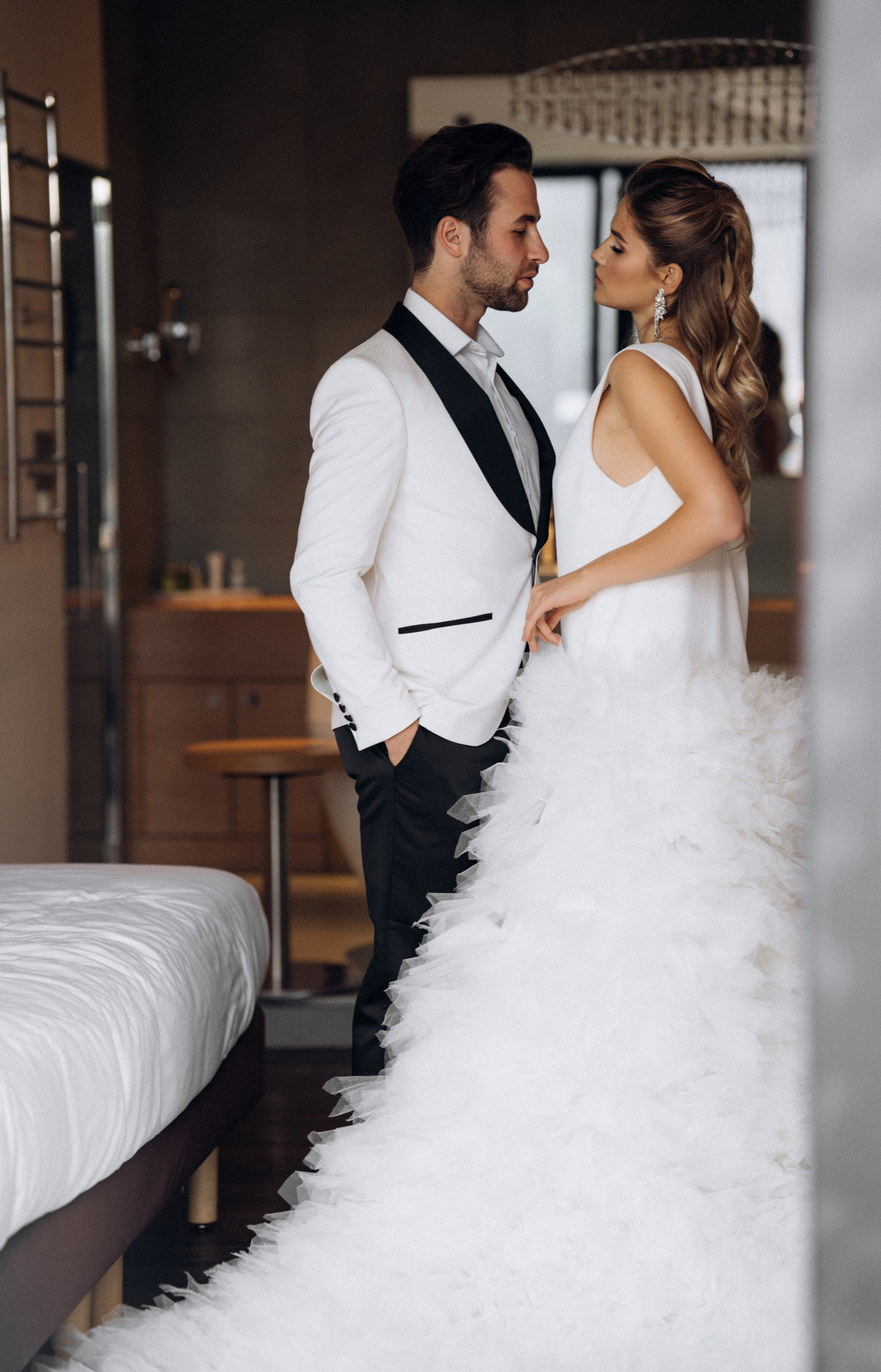 Весільна фотосесія в готелі. Professional photographer in Paris — Shybitska Iryna