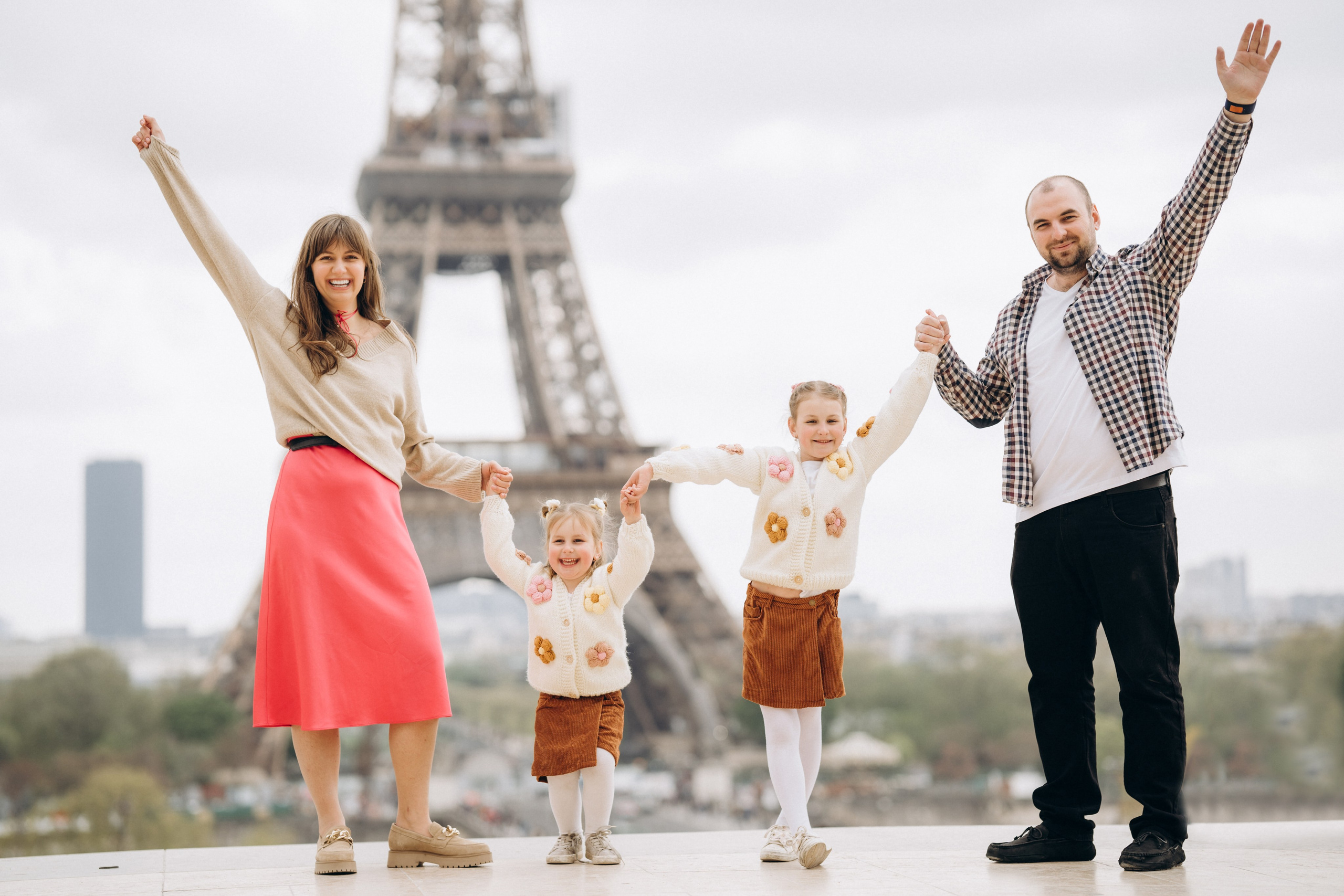 Family photo shoot. Paris. Professional photographer in Paris — Shybitska Iryna