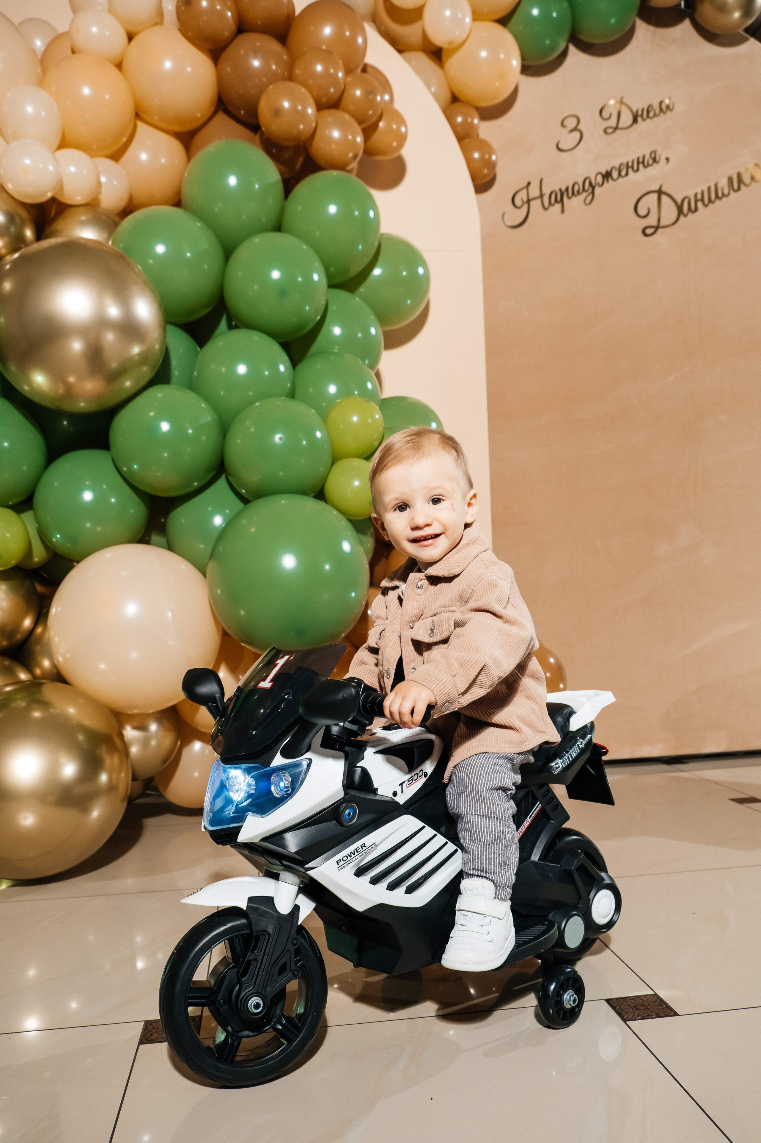 Данилко. Плотиця Олександр. Весільний та сімейний фотограф