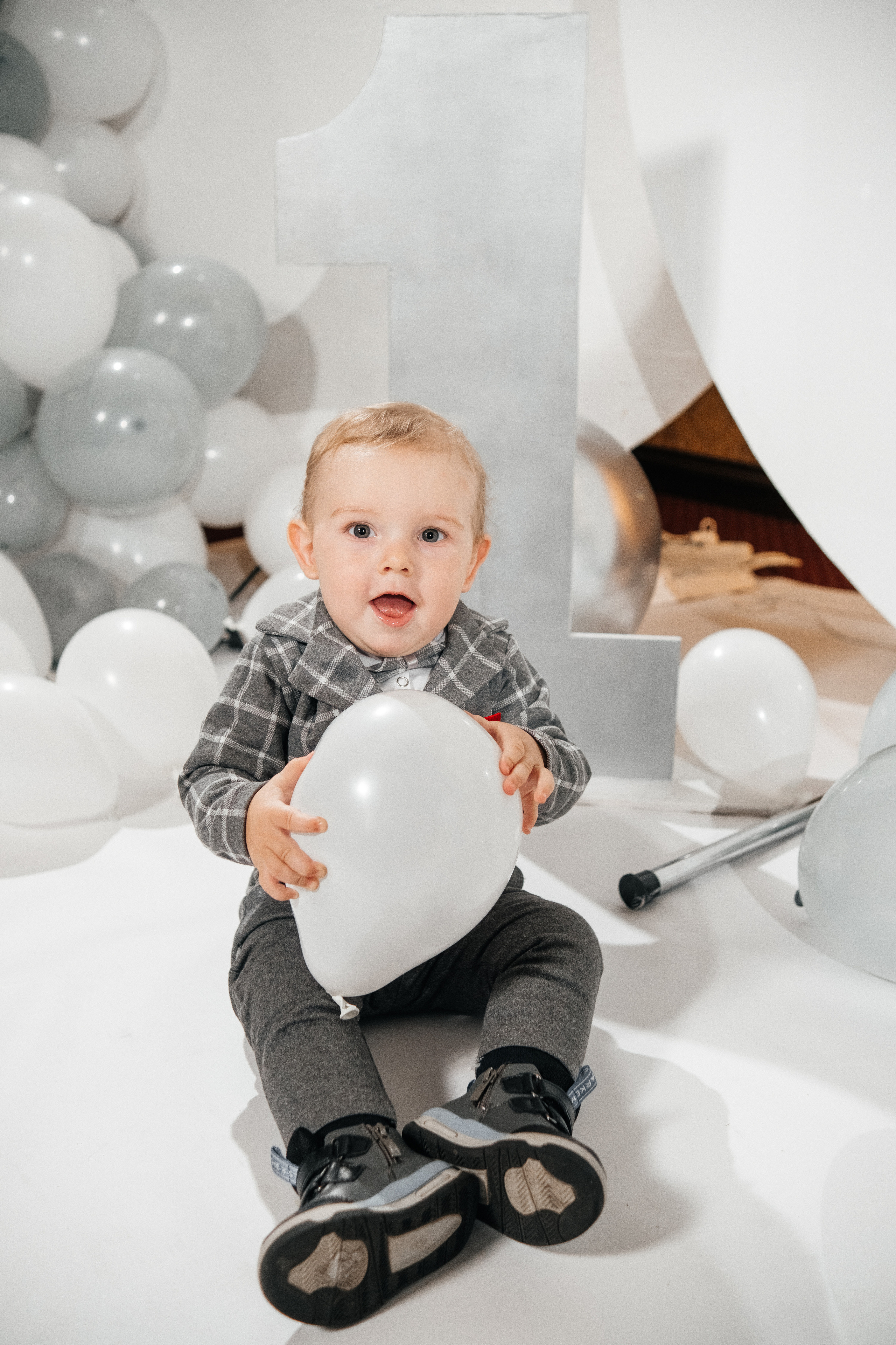 Дані 1. Плотиця Олександр. Весільний та сімейний фотограф