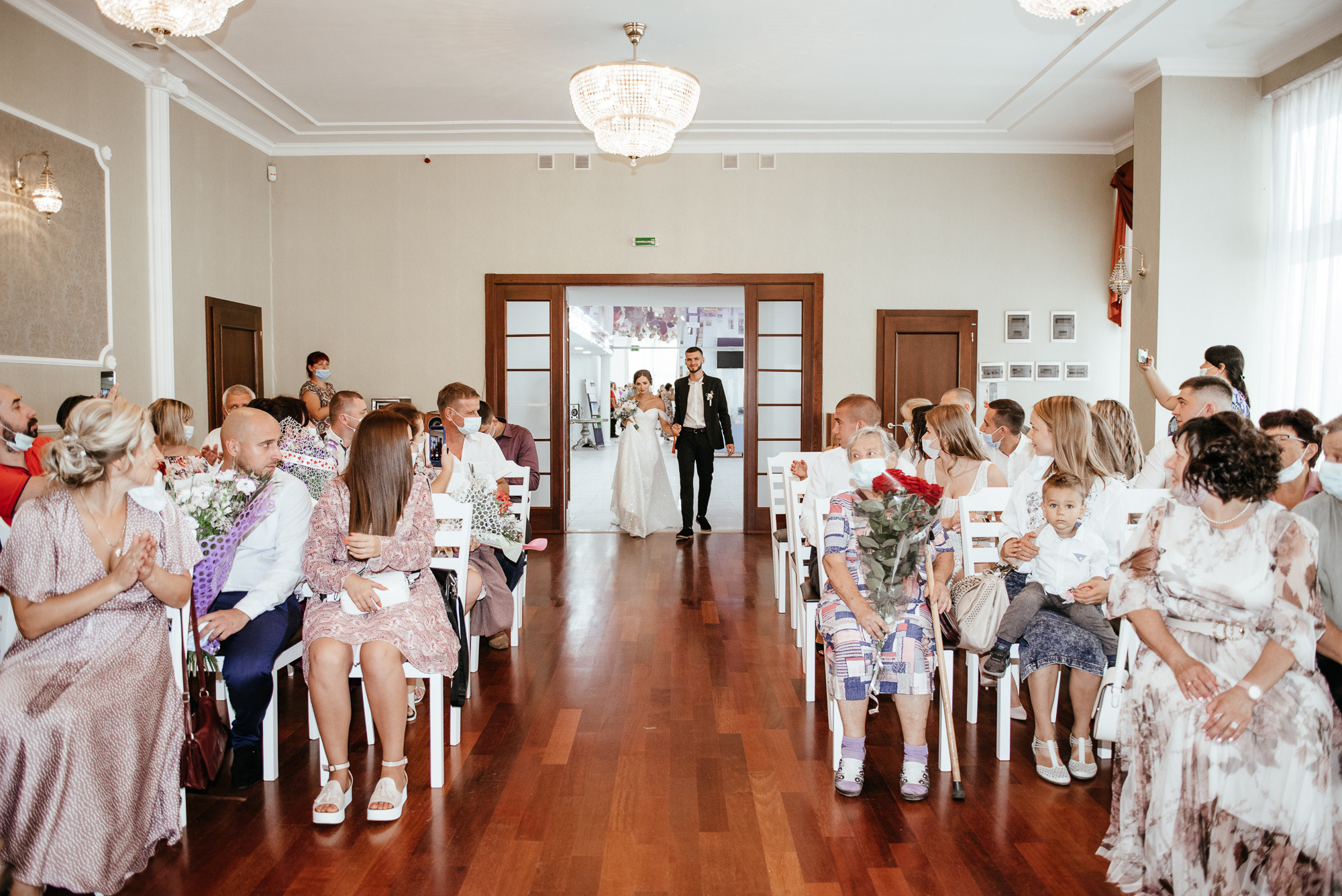 Формат свадебной съёмки роспись и прогулка. Весільний та сімейний фотограф у Запоріжжі Юлія Васьків