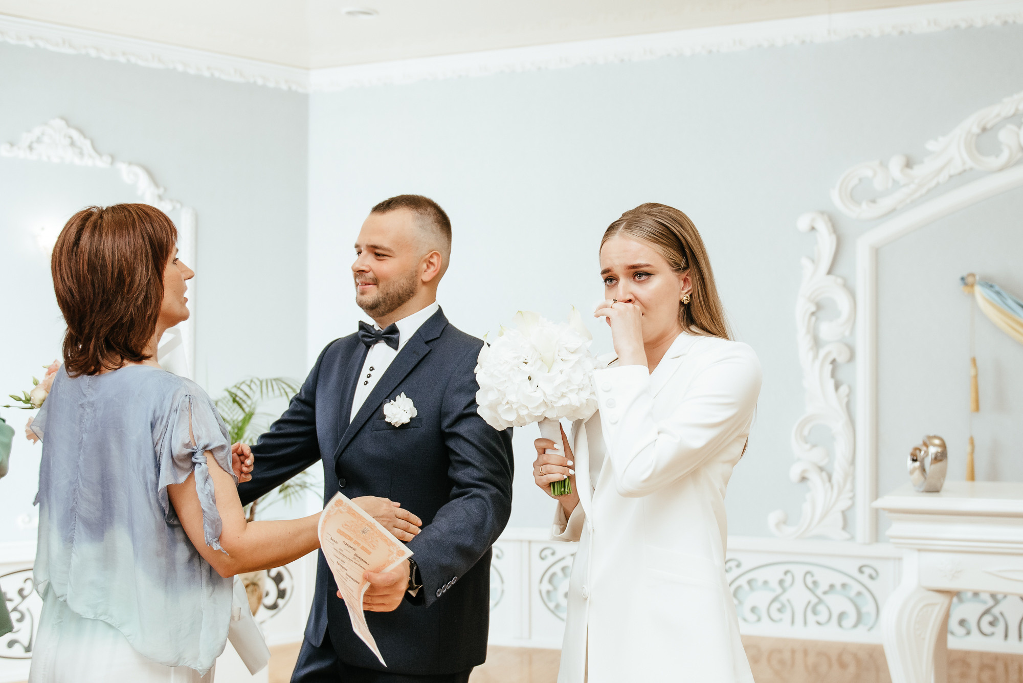 Брючный костюм вместо свадебного платья. Весільний та сімейний фотограф у Запоріжжі Юлія Васьків