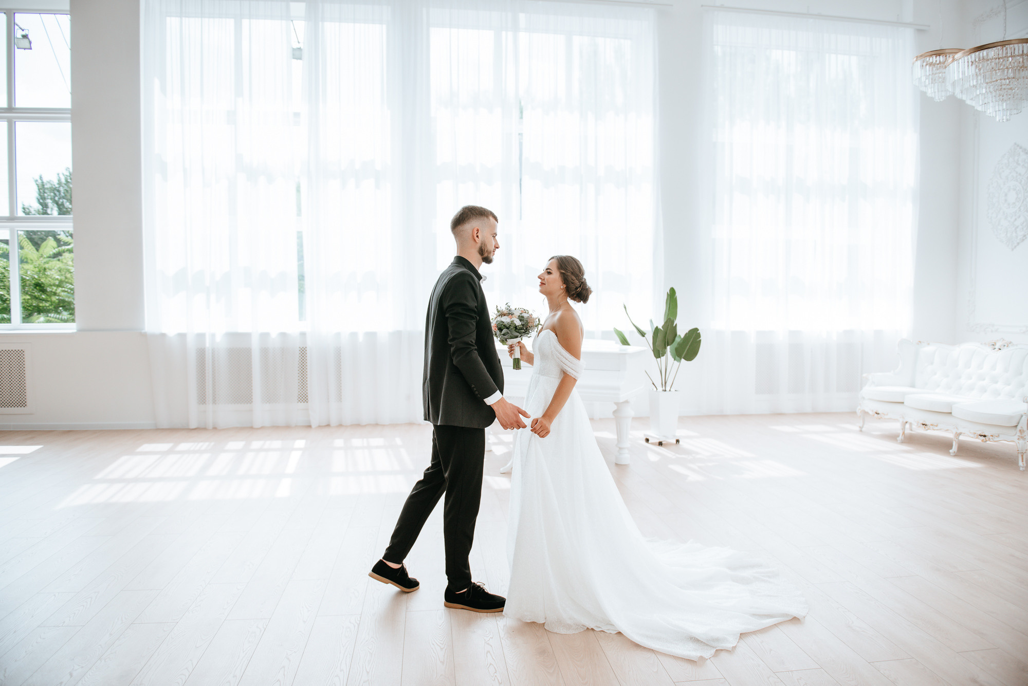 Формат свадебной съёмки роспись и прогулка. Весільний та сімейний фотограф у Запоріжжі Юлія Васьків