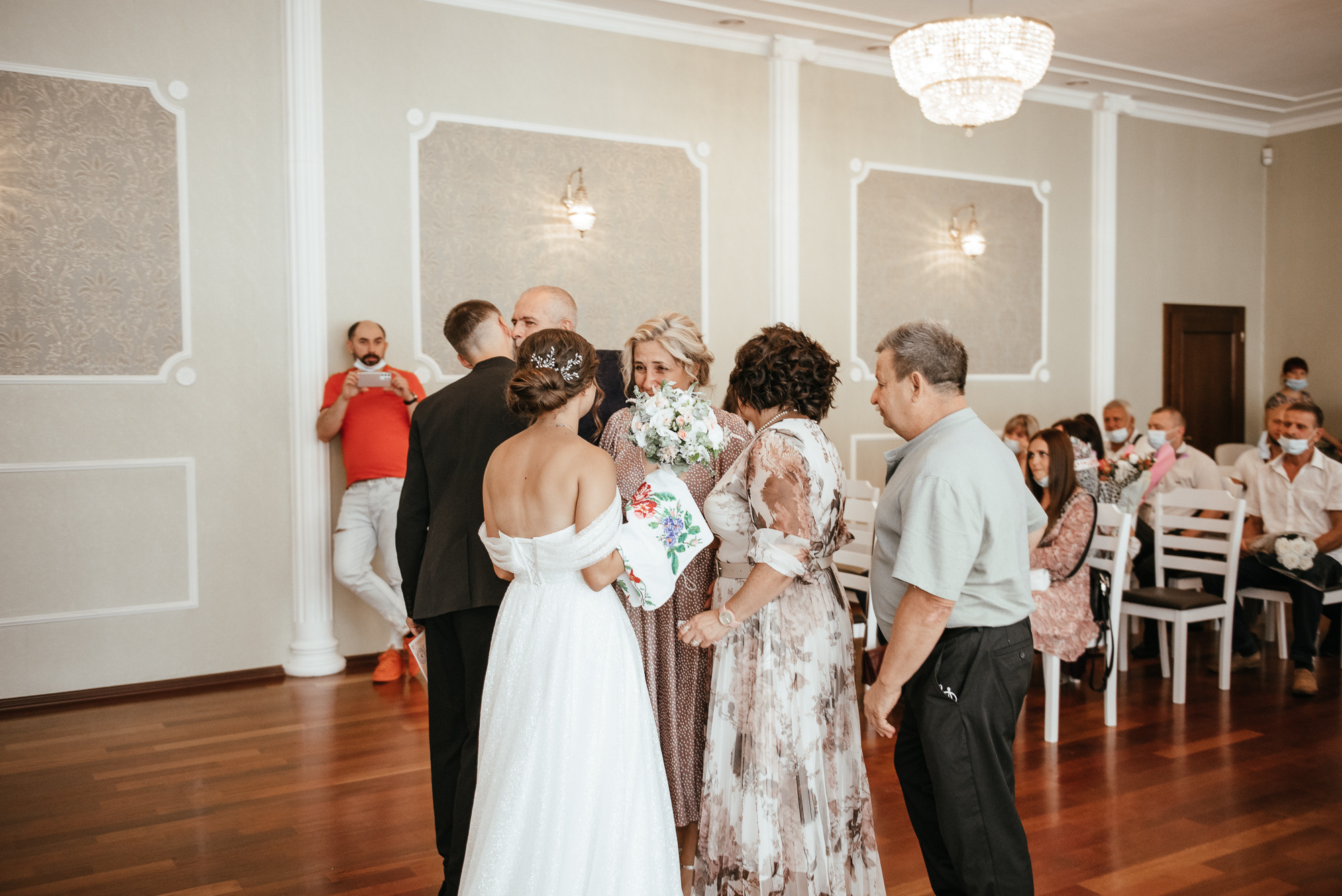 Формат свадебной съёмки роспись и прогулка. Весільний та сімейний фотограф у Запоріжжі Юлія Васьків