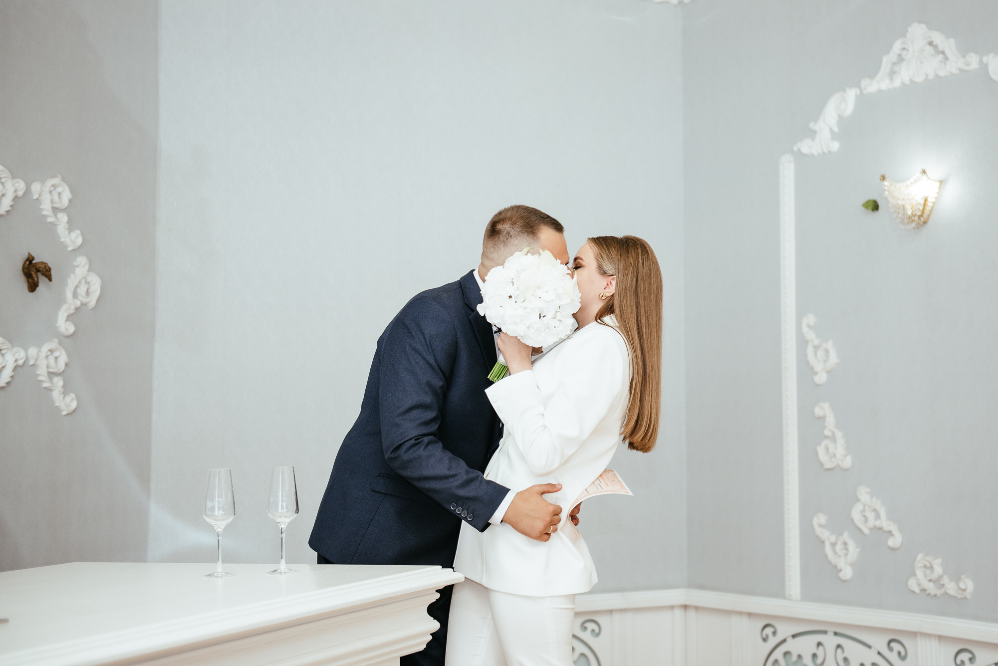 Брючный костюм вместо свадебного платья. Весільний та сімейний фотограф у Запоріжжі Юлія Васьків