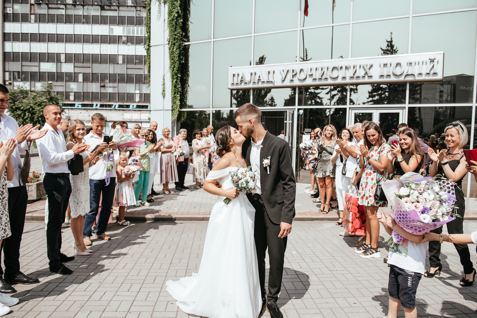 Формат свадебной съёмки роспись и прогулка. Весільний та сімейний фотограф у Запоріжжі Юлія Васьків