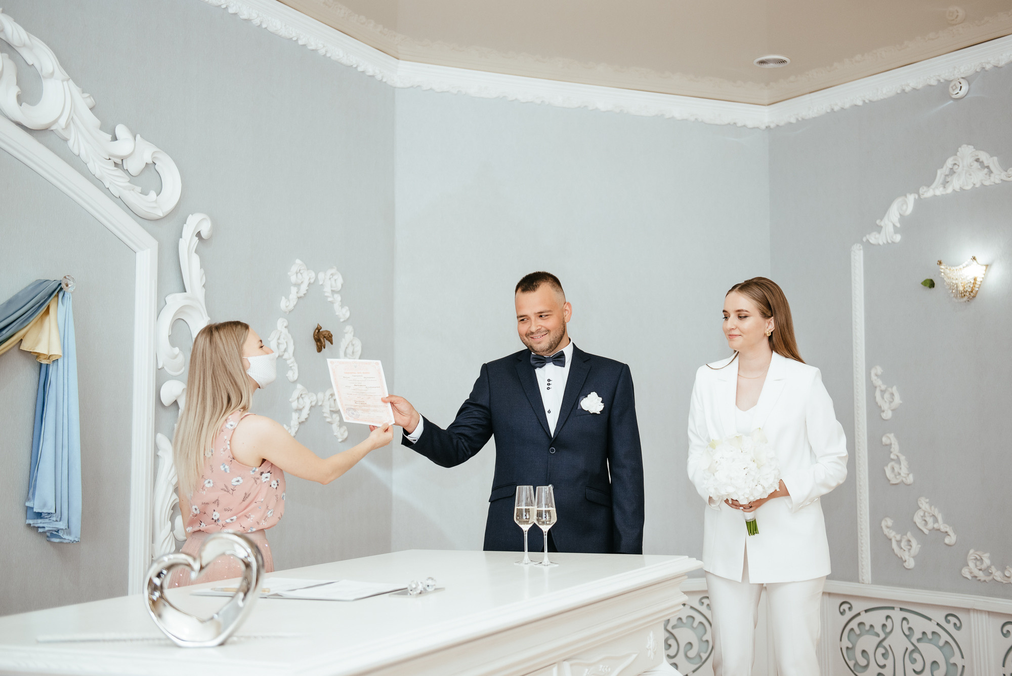 Брючный костюм вместо свадебного платья. Весільний та сімейний фотограф у Запоріжжі Юлія Васьків