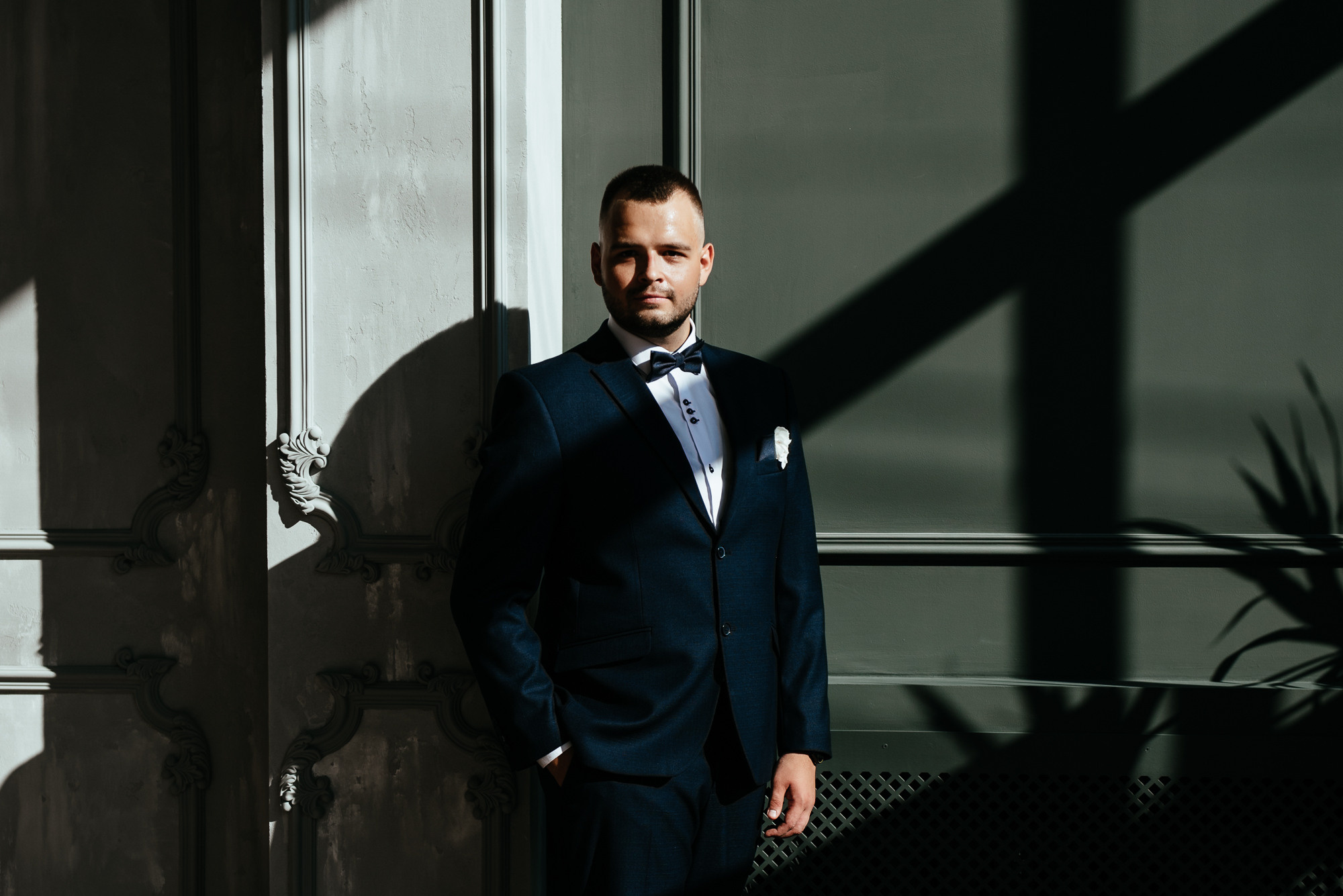 Брючный костюм вместо свадебного платья. Весільний та сімейний фотограф у Запоріжжі Юлія Васьків