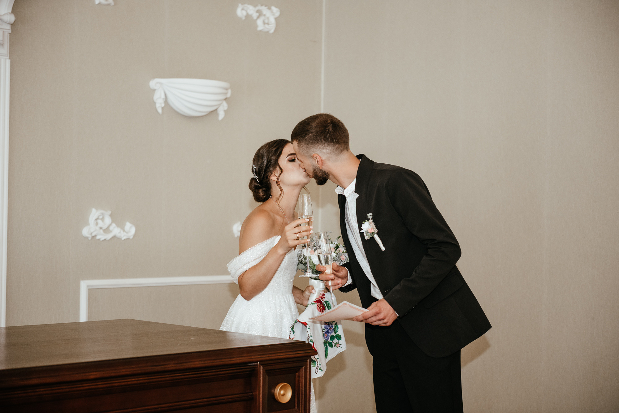 Формат свадебной съёмки роспись и прогулка. Весільний та сімейний фотограф у Запоріжжі Юлія Васьків