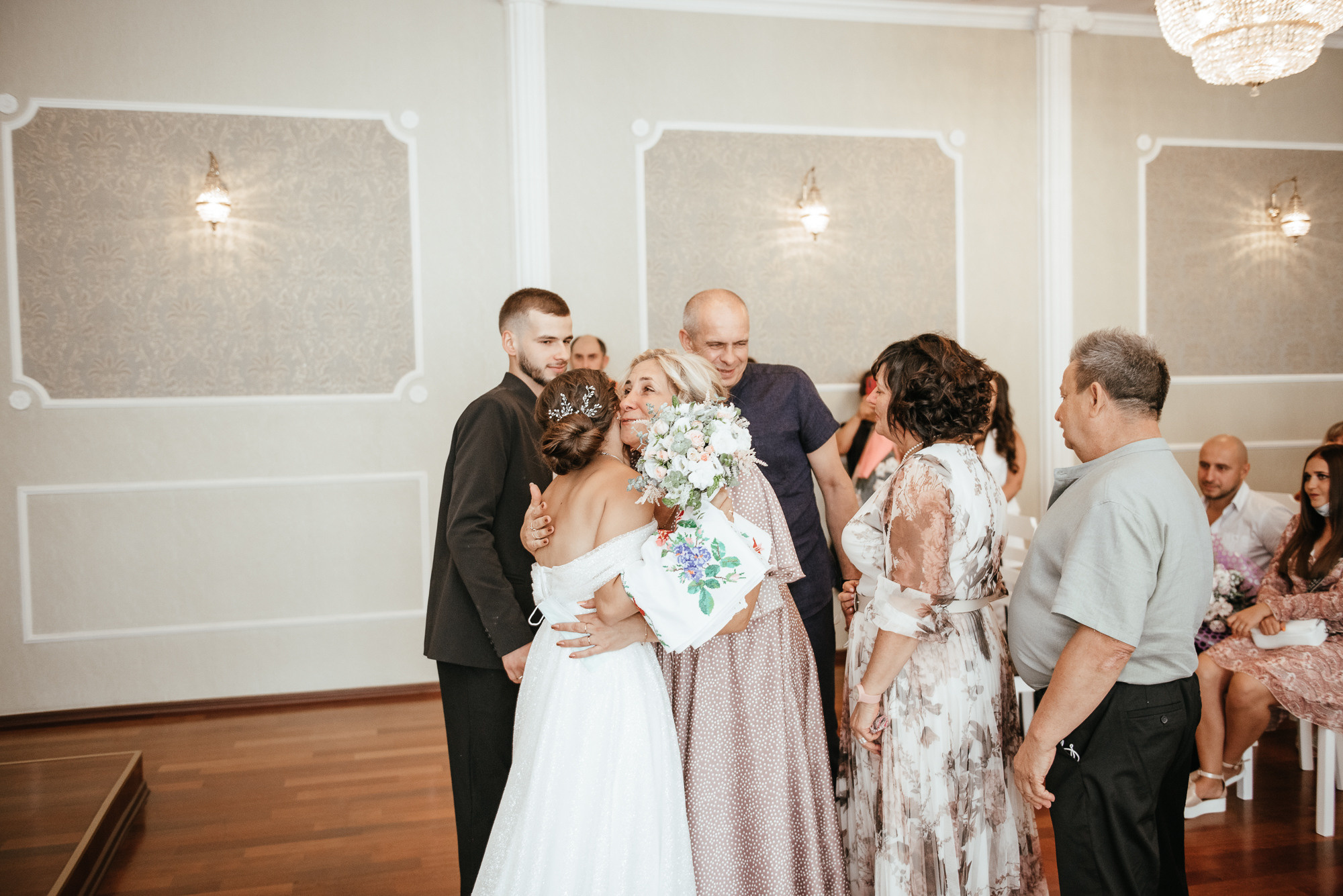 Формат свадебной съёмки роспись и прогулка. Весільний та сімейний фотограф у Запоріжжі Юлія Васьків