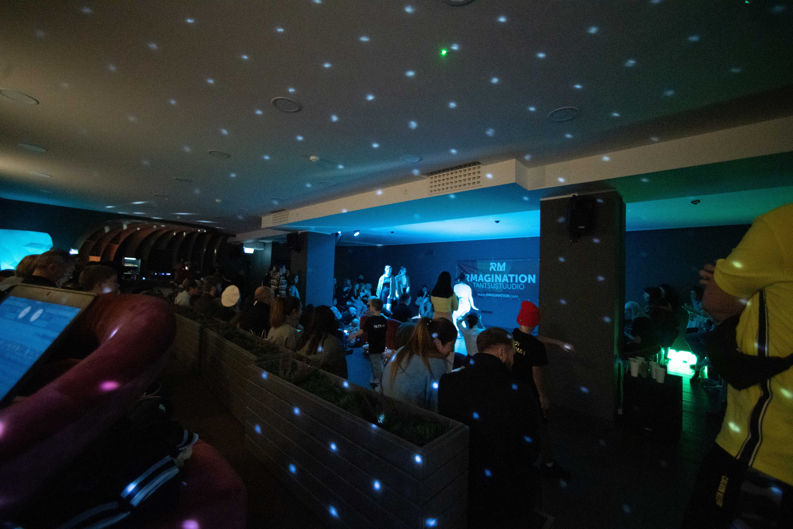 RMagination. Wedding and Family Photographer