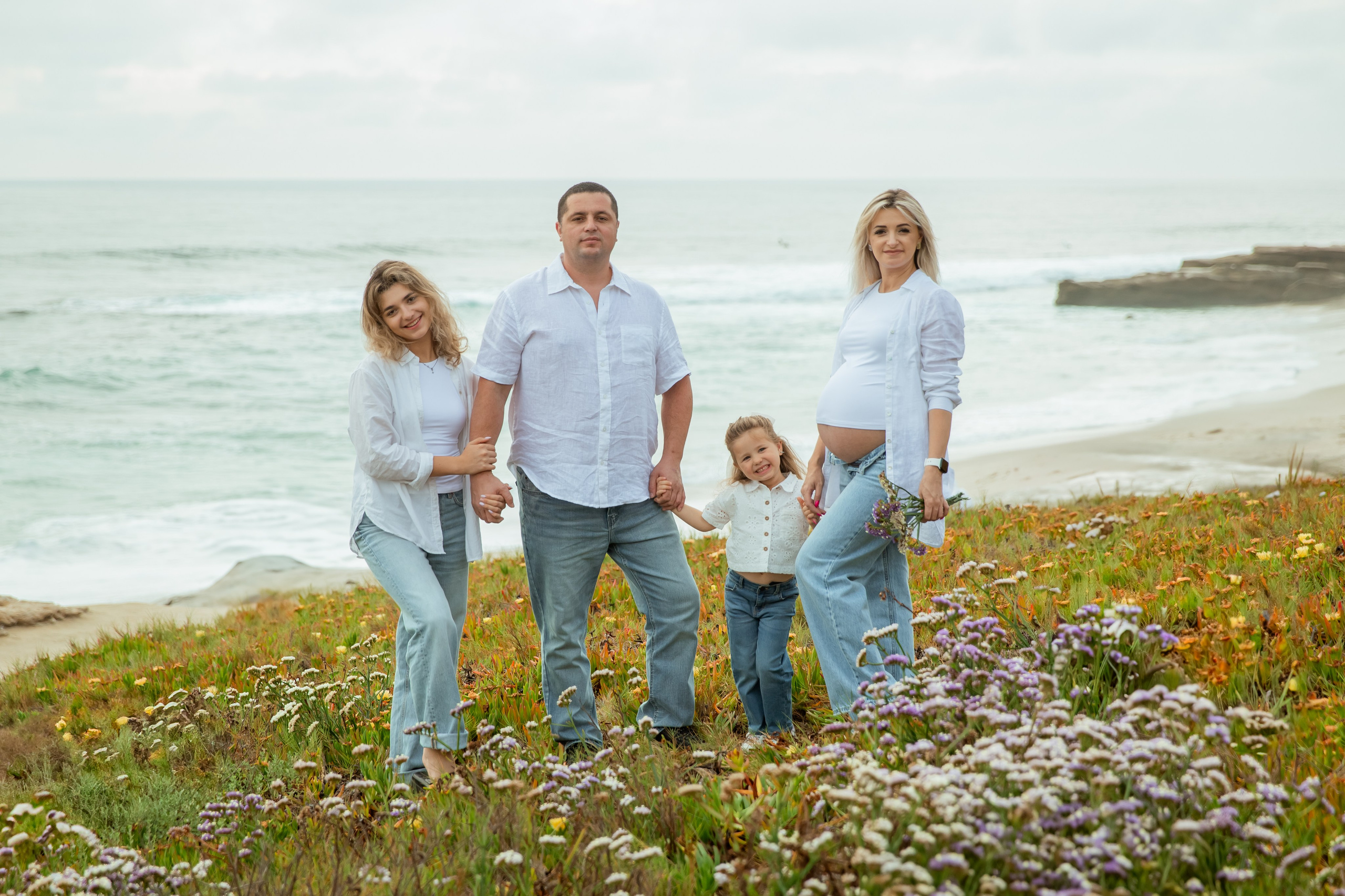 Maternity Photoshoot | La Jolla Beach. Inna Plekhanova | San Diego Photographer