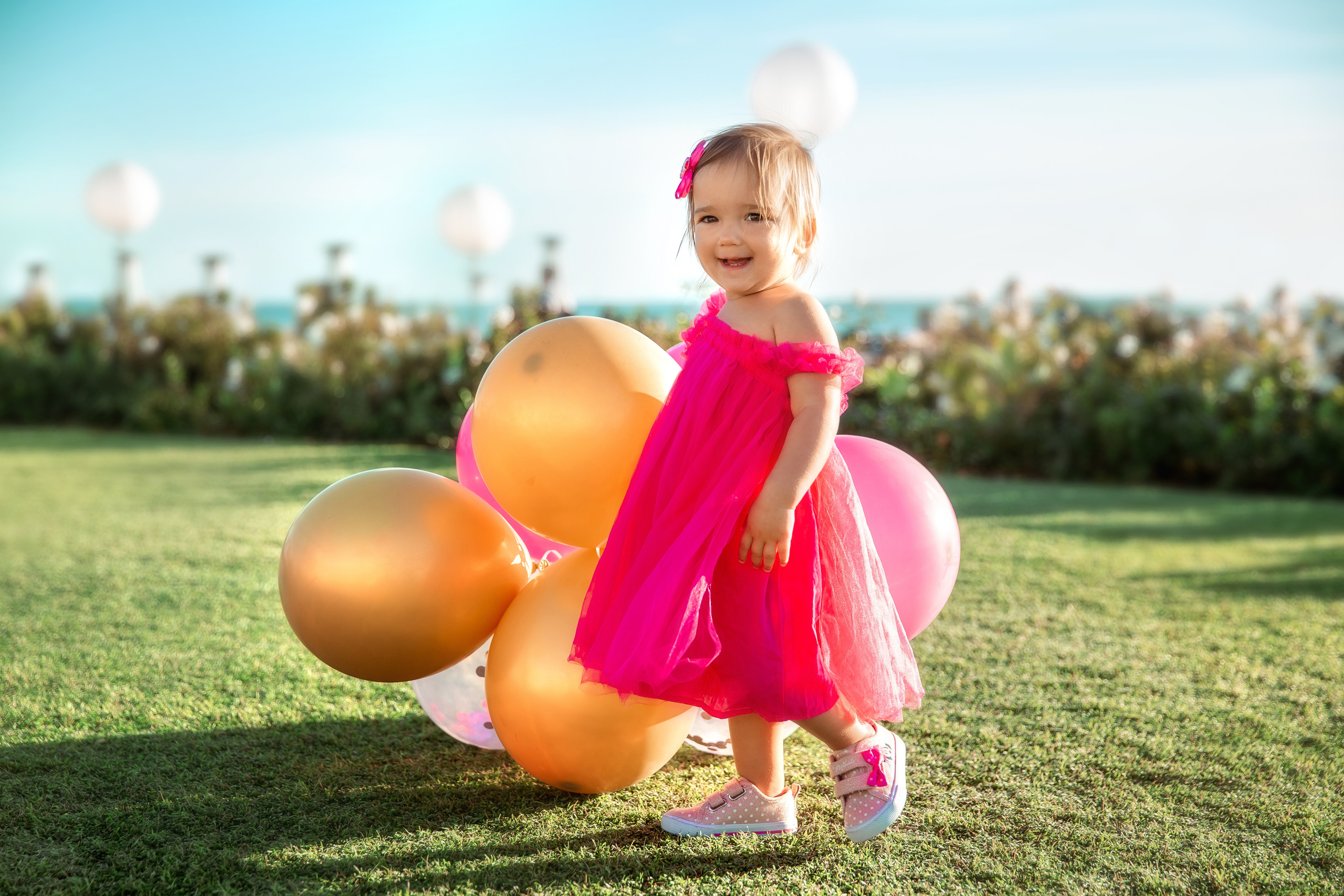 Family photoshoot on Coronado beach. FAMILY & KIDS PHOTOGRAPHER in San Diego