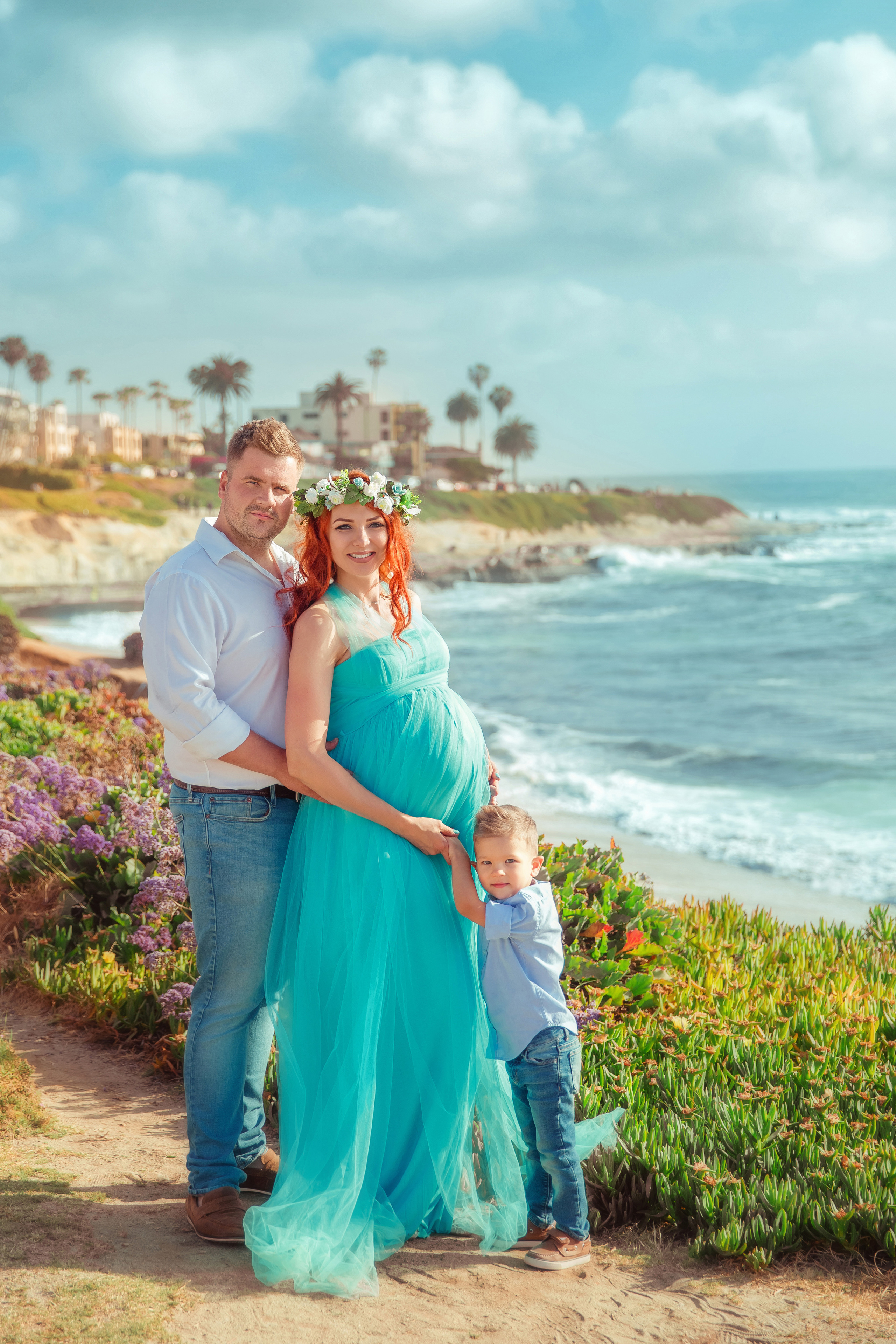 «Waiting for a miracle» Dubovinsky family (La Jolla Beach). FAMILY & KIDS PHOTOGRAPHER in San Diego