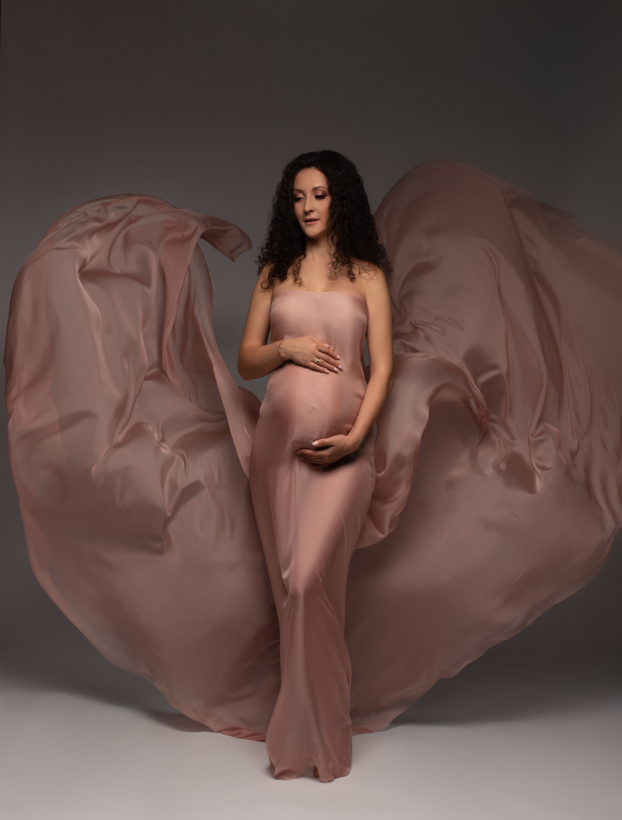 Garderoba do sesji zdjęciowej. Fotograf kobiece, ciążowy, noworodkowy Gliwice Katowice