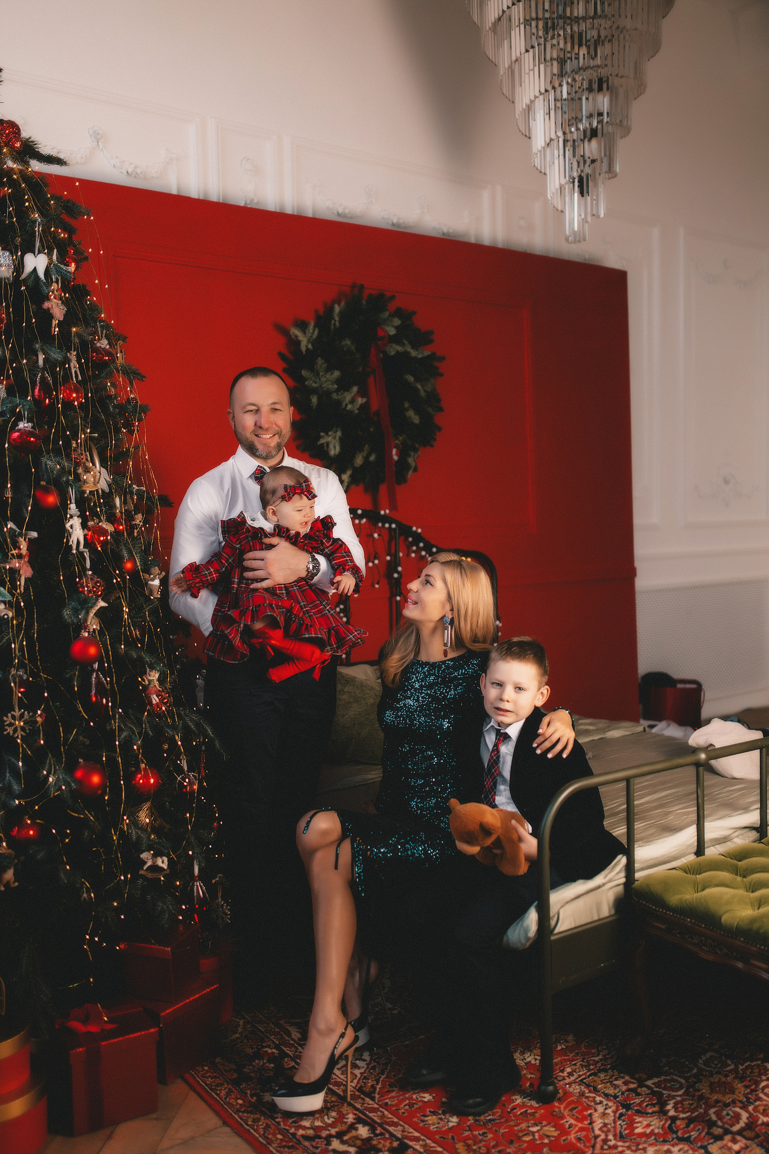 Новогодняя история Алены Алексея Алисы и Сергея. Семейный и свадебный фотограф в Харьков