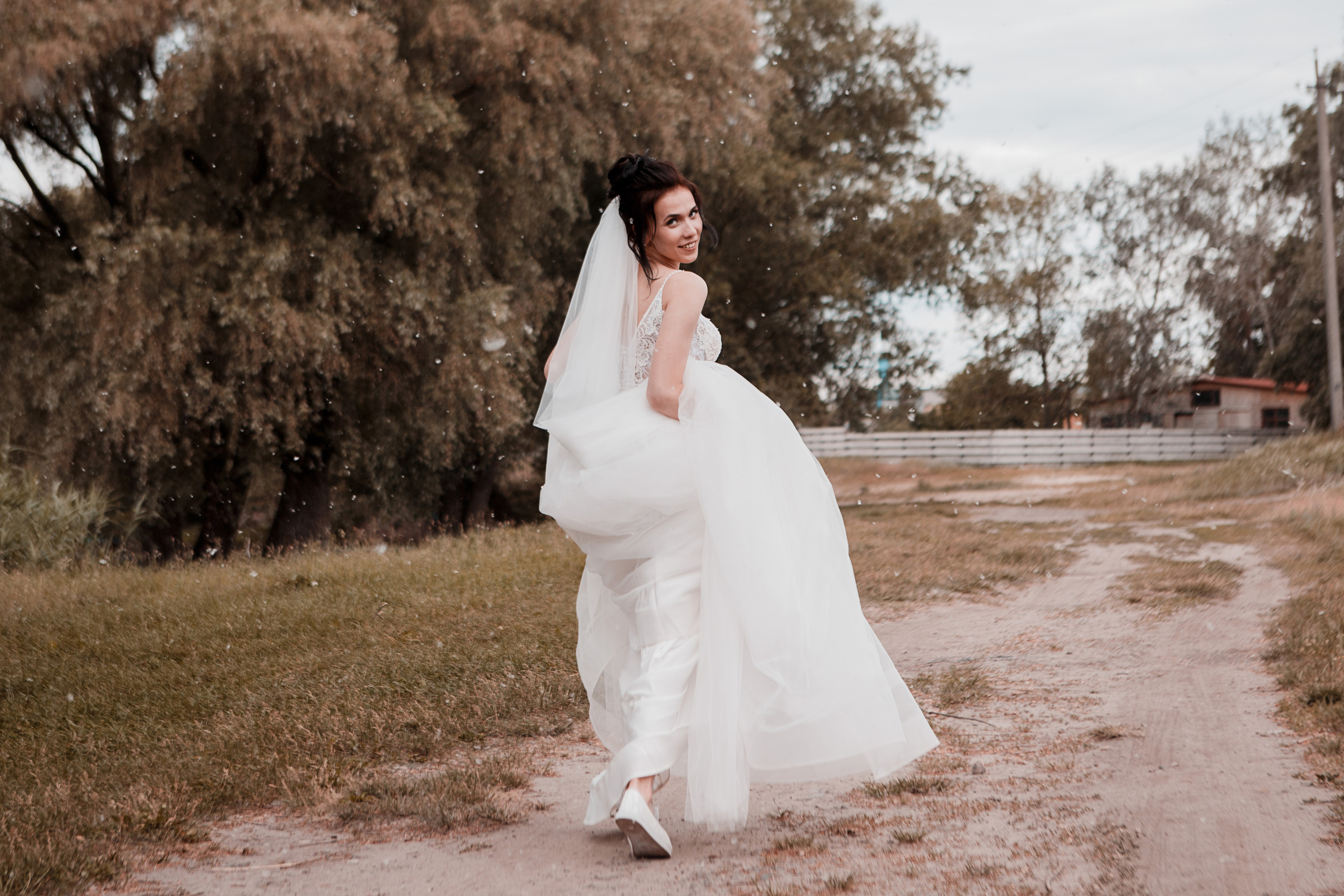 Свадебные фотосессии для молодоженов. Весільний та сімейний фотограф Харків