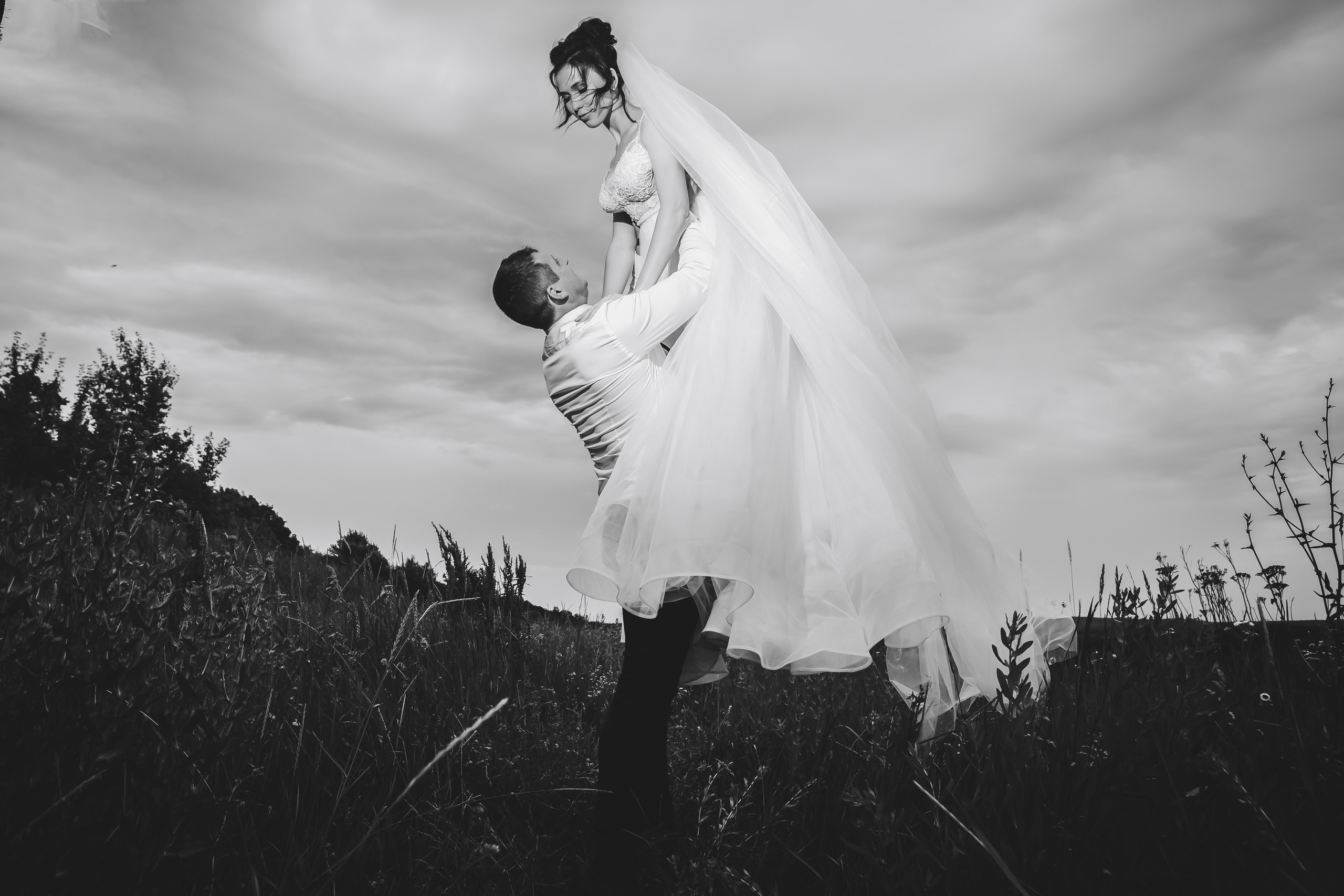 Свадебные фотосессии для молодоженов. Весільний та сімейний фотограф Харків