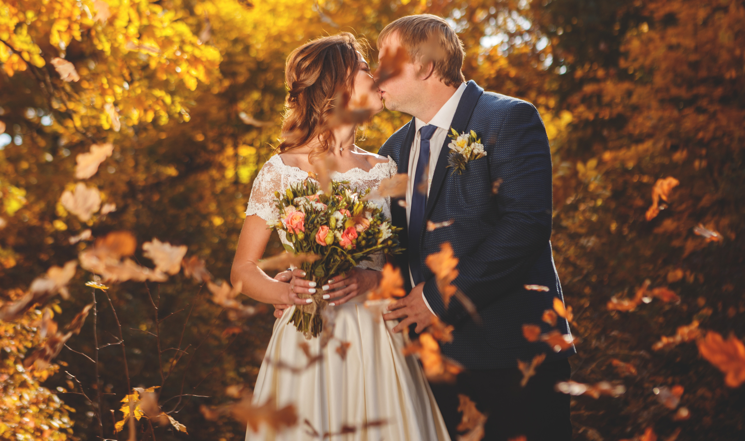 Свадебные фотосессии для молодоженов. Весільний та сімейний фотограф Харків