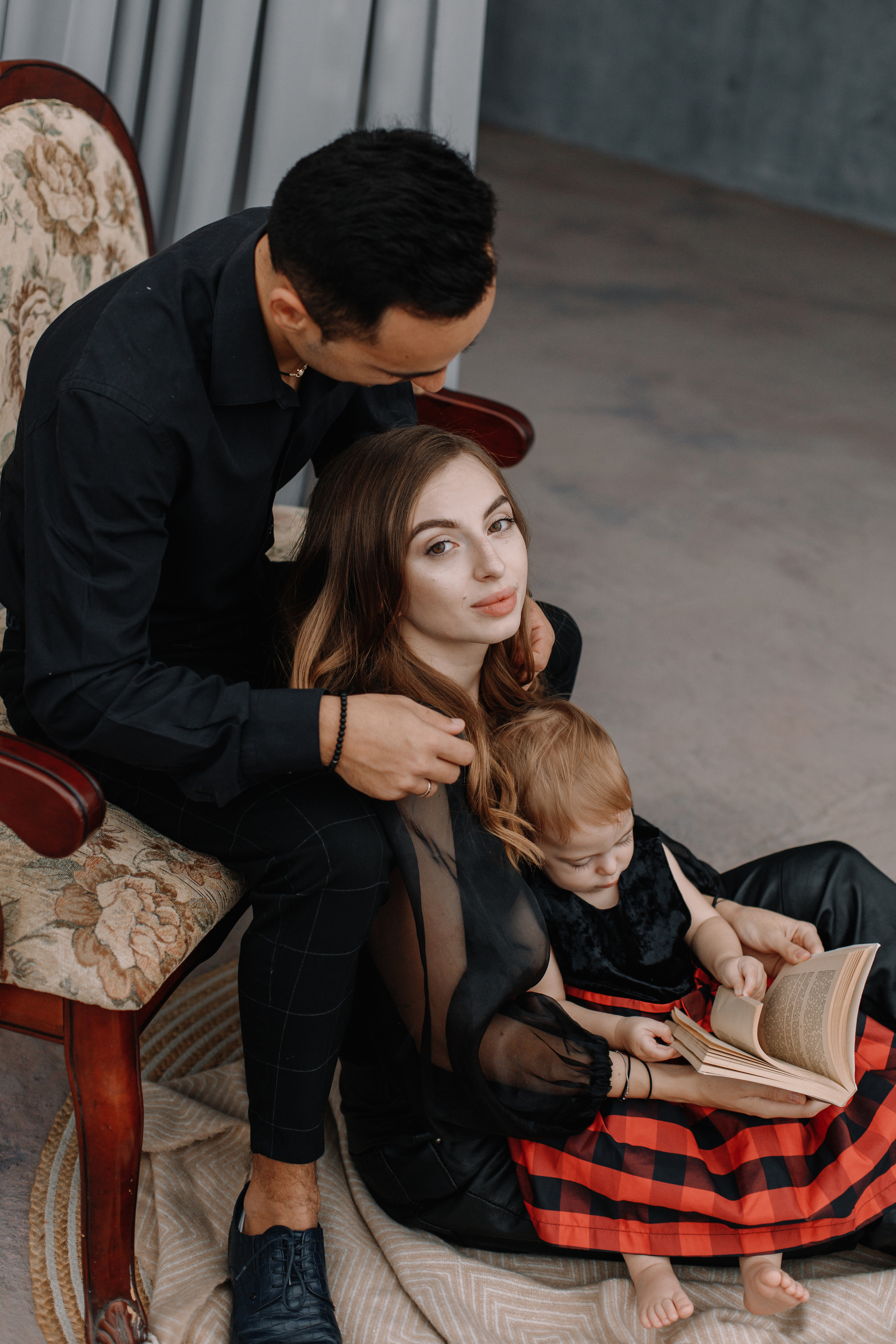 Семейная фотосьемка в студии Купол. Кара Дмитрий, фотограф Аланья