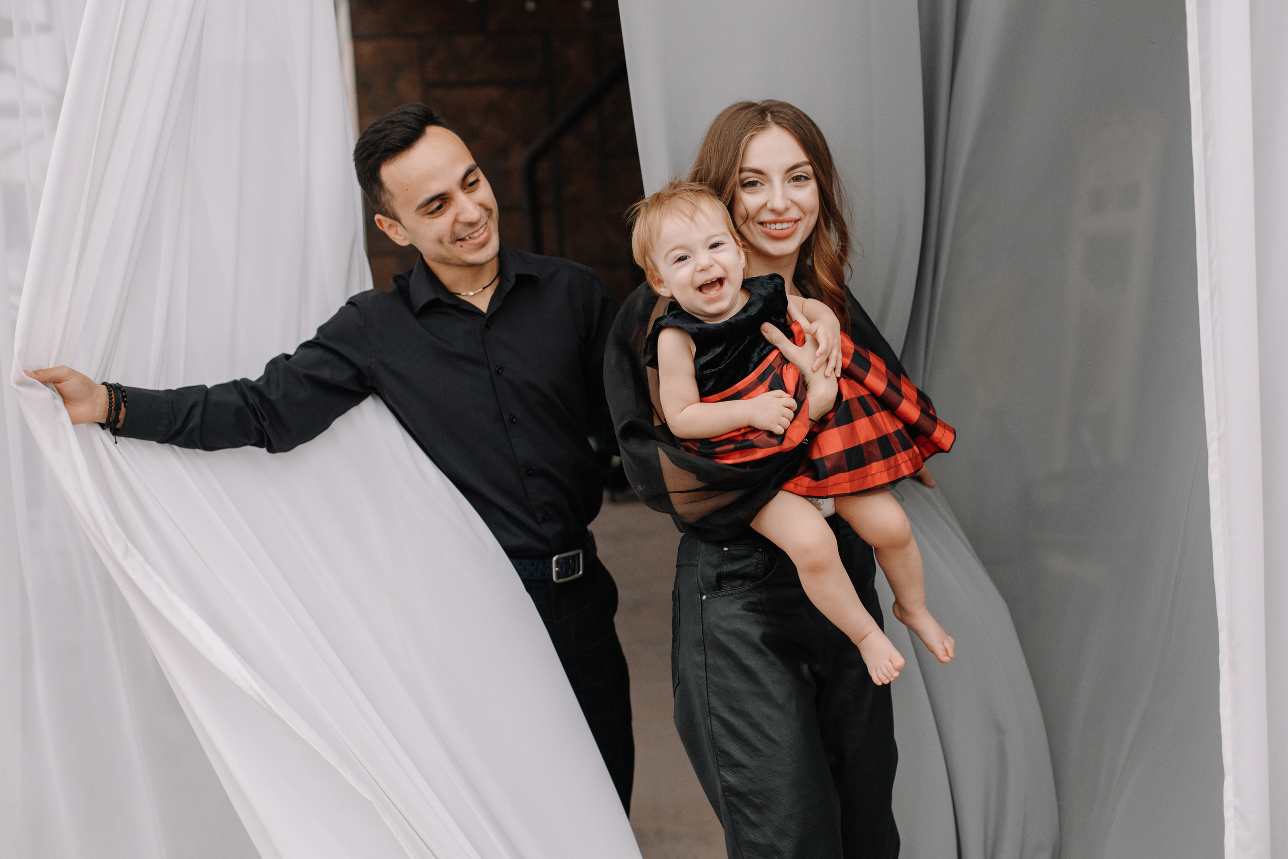 Семейная фотосьемка в студии Купол. Кара Дмитрий, фотограф Аланья