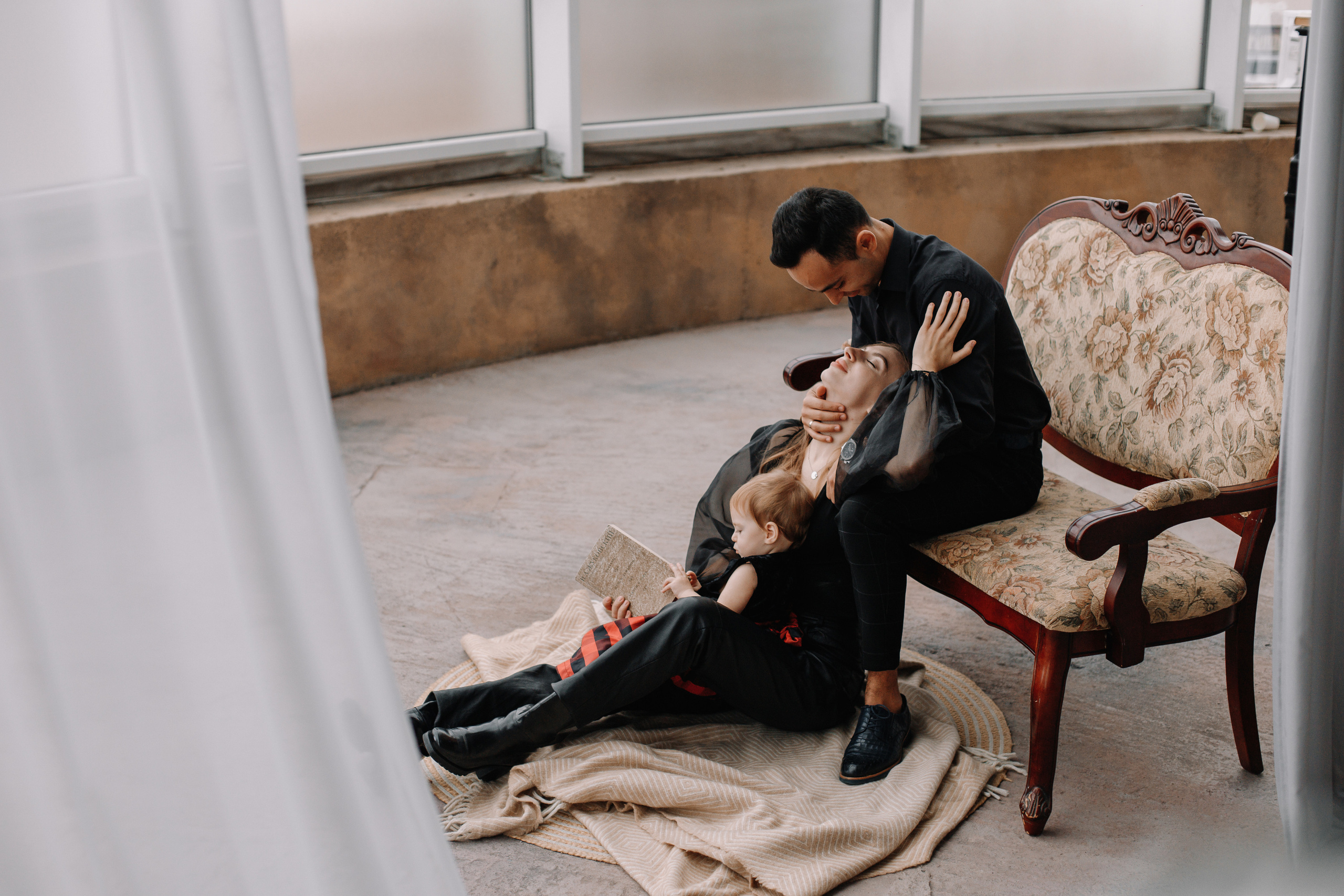 Семейная фотосьемка в студии Купол. Кара Дмитрий, фотограф Аланья