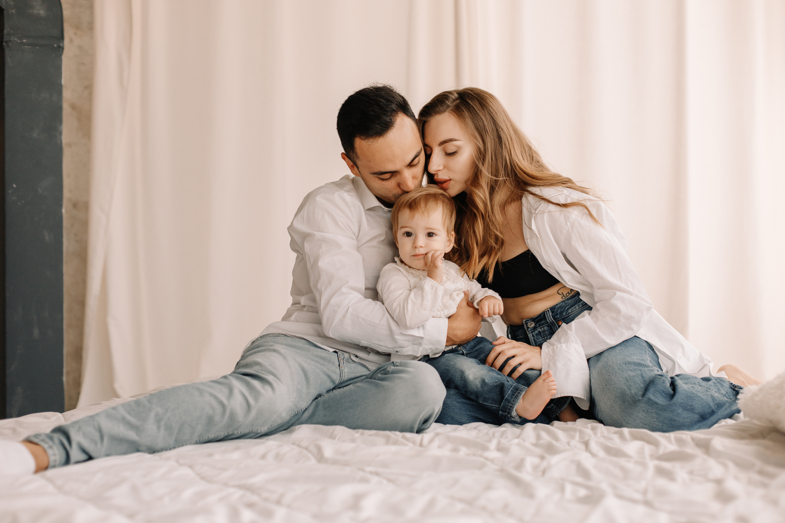 Семейная фотосьемка в студии Купол. Кара Дмитрий, фотограф Аланья