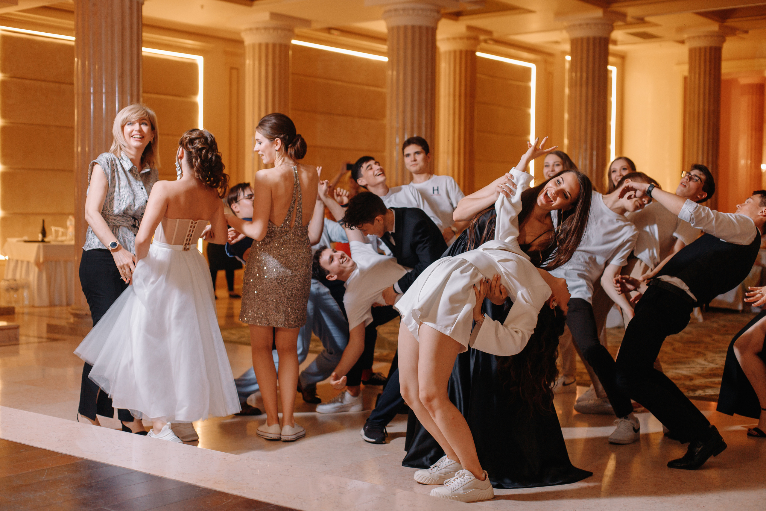 Выпускной в школе. Кара Дмитрий, фотограф Аланья