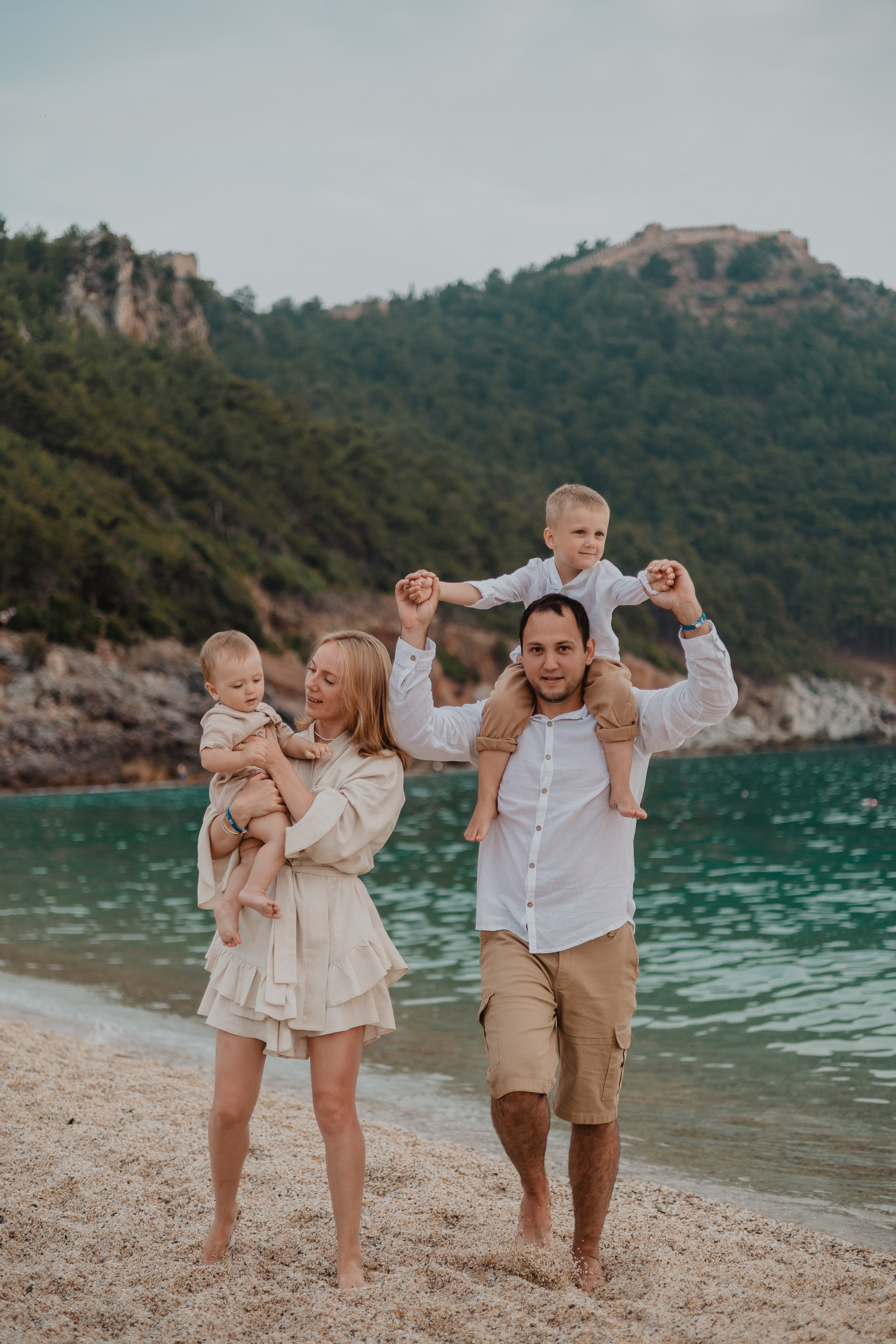 Семейная фотосессия. Алания. Кара Дмитрий, фотограф Аланья