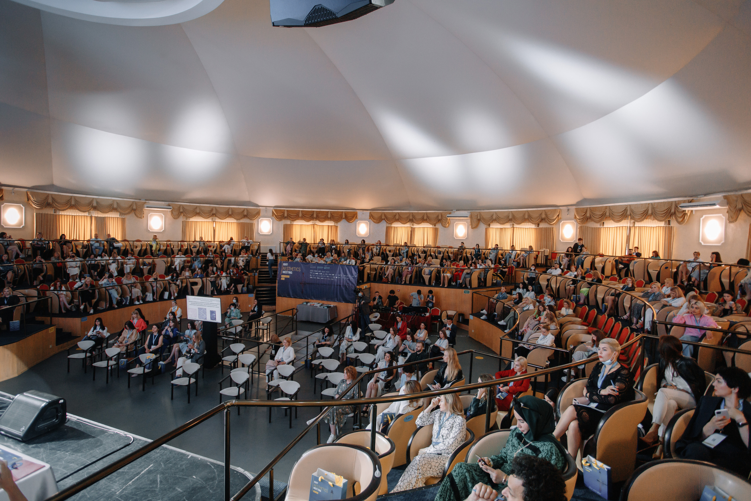 May aesthetic meeting. Кара Дмитрий, фотограф Аланья