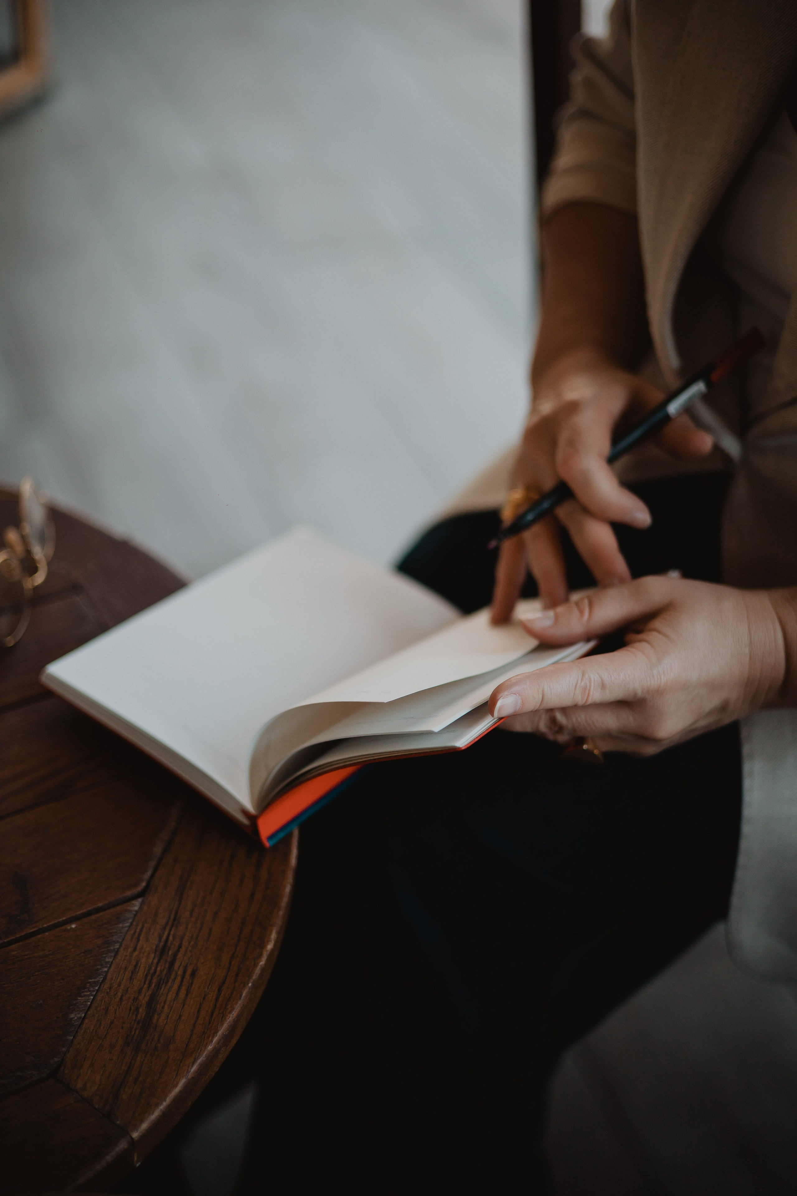 Контент-фотосессия для психолога. Кара Дмитрий, фотограф Аланья