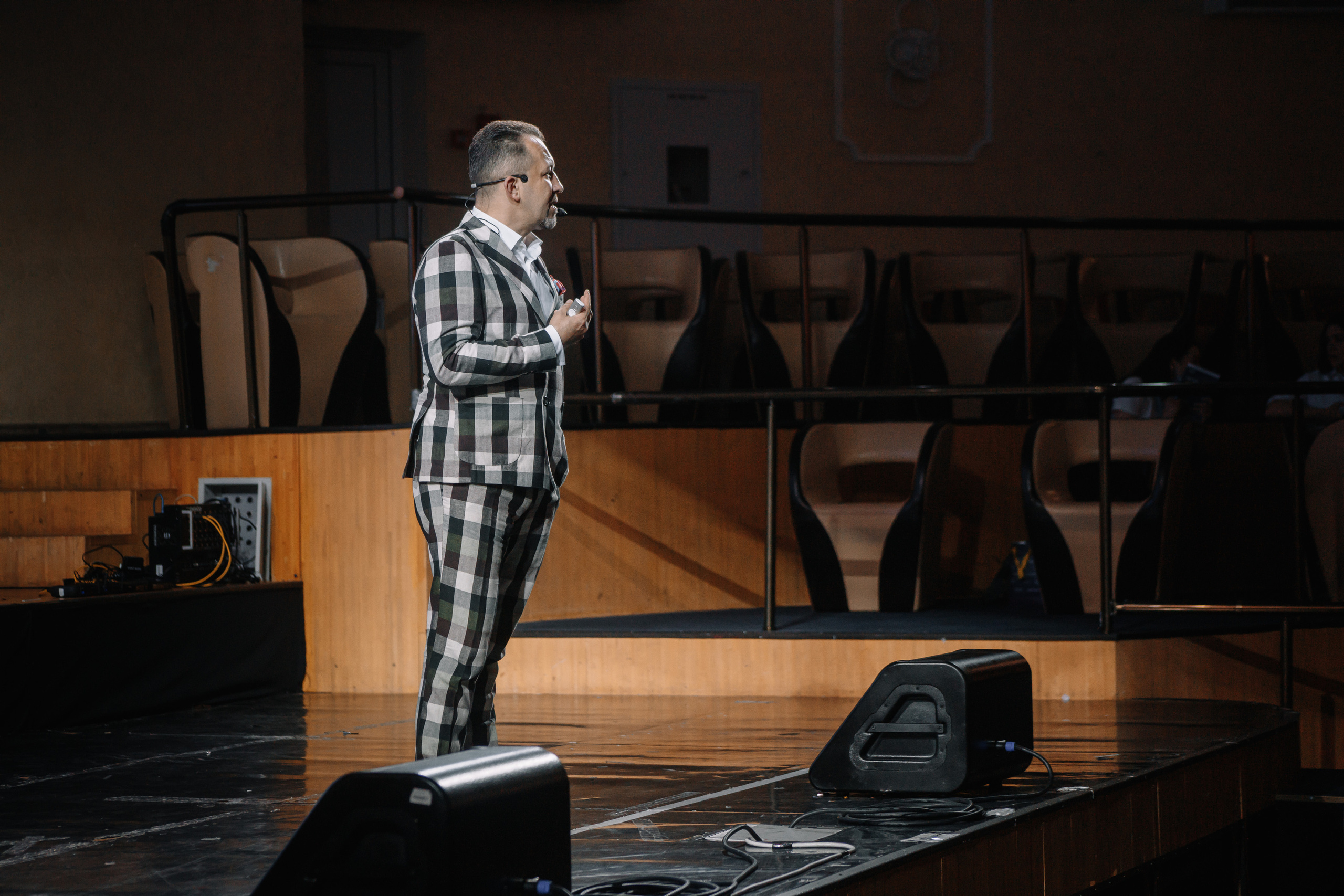 May aesthetic meeting. Кара Дмитрий, фотограф Аланья