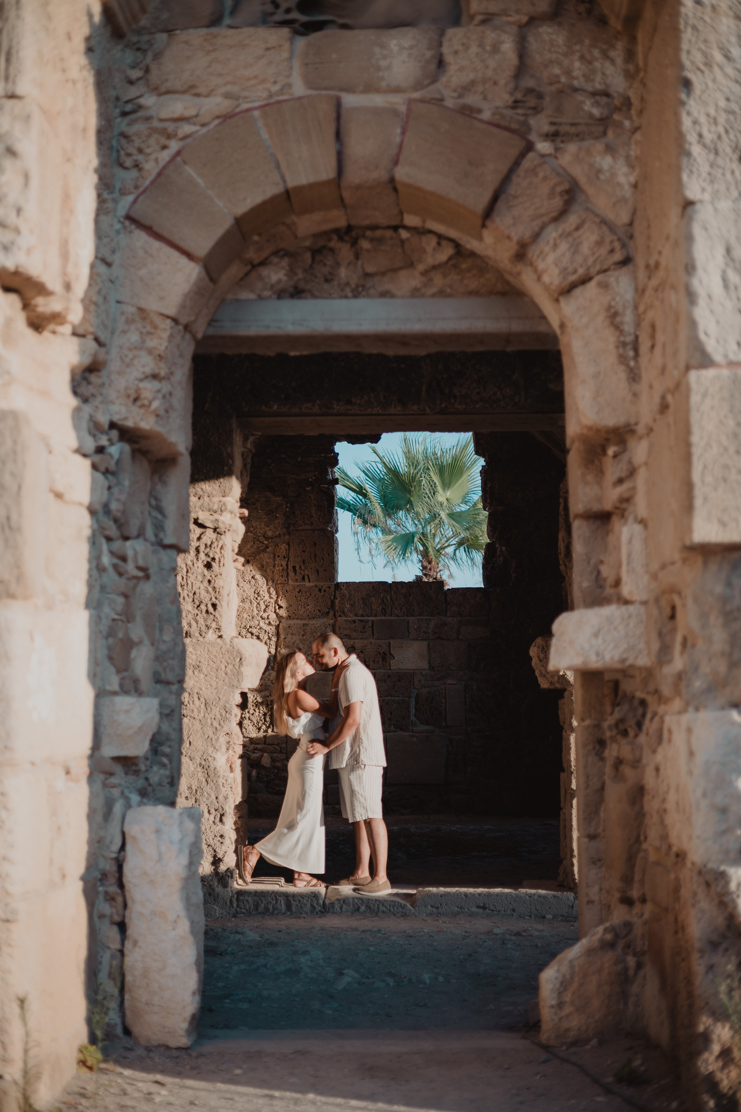 Лавстори в старом городе Сиде. Кара Дмитрий, фотограф Аланья