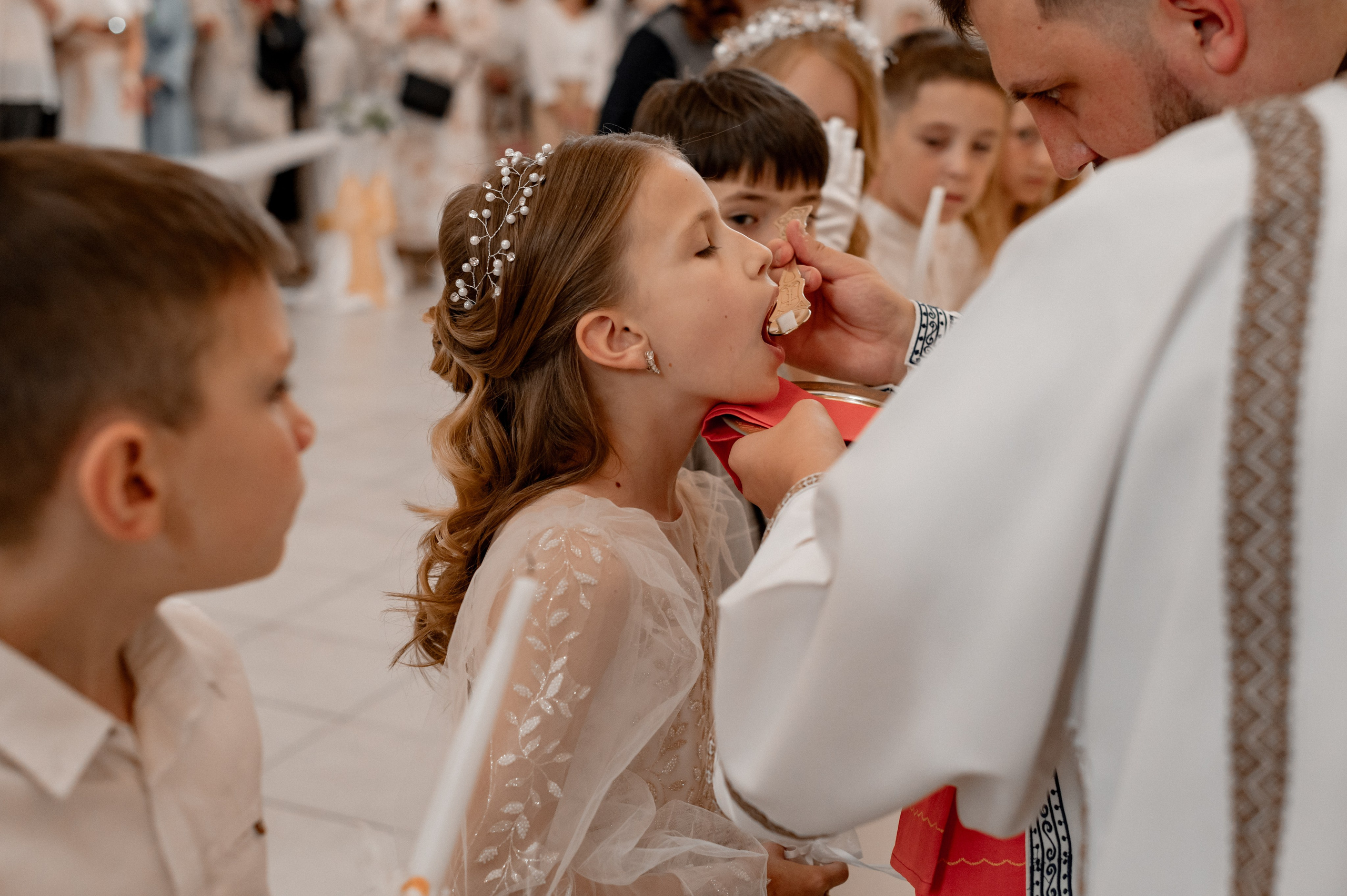 Фотосесія Першого Причастя Тернопіль, зйомка Причастя Тернопіль, Таїнство Першого Причастя Тернопіль, Катедра Причастя Тернопіль. Сімейний, дитячий та індивідуальний фотограф в м. Тернопіль, м. Львів