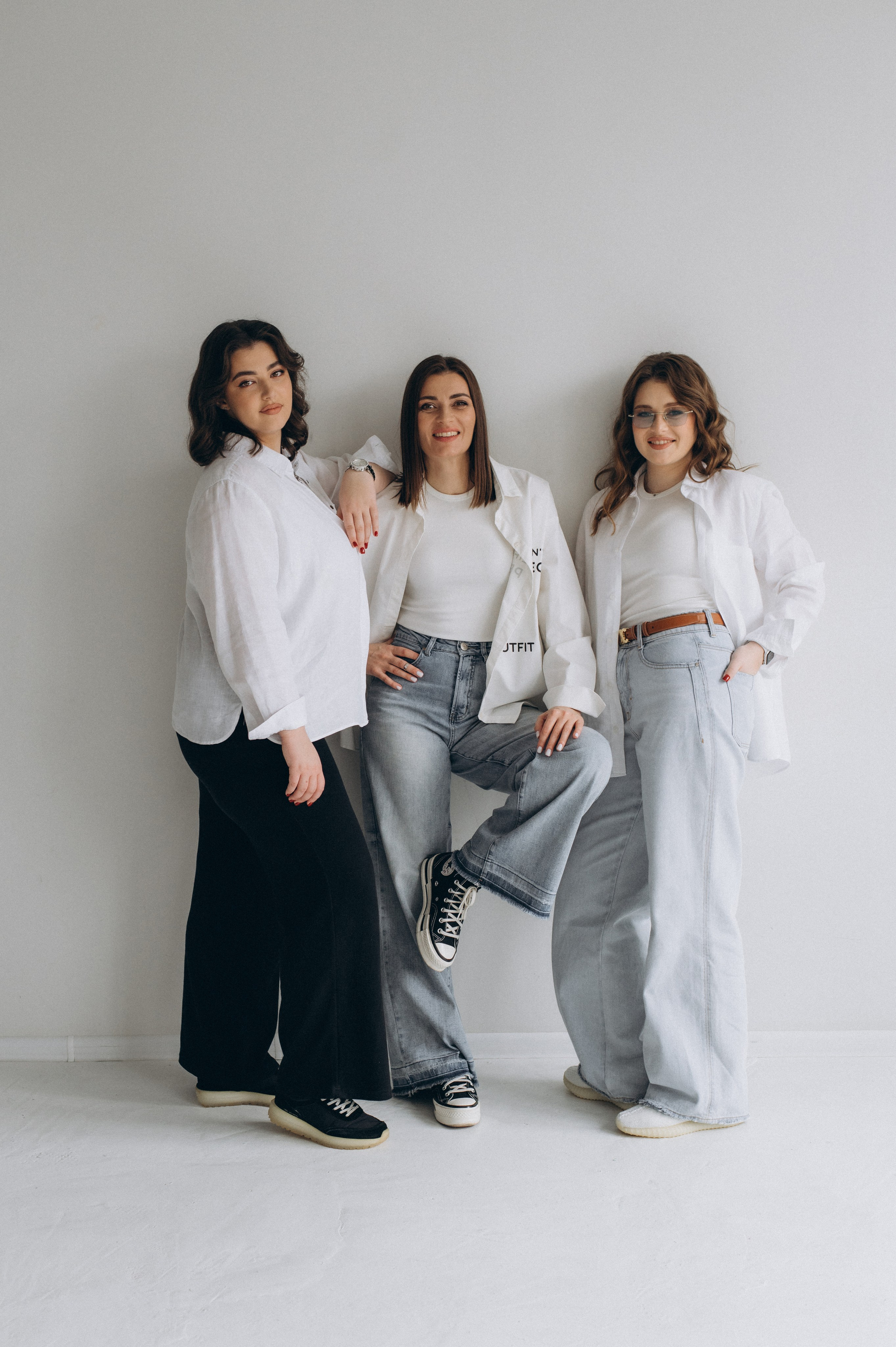 Сімейна фотосесія мами і донечок, сімейний фотограф Тернопіль, портретний фотограф Тернопіль, портретна фотосесія Львів. Сімейний, дитячий та індивідуальний фотограф в м. Тернопіль, м. Львів