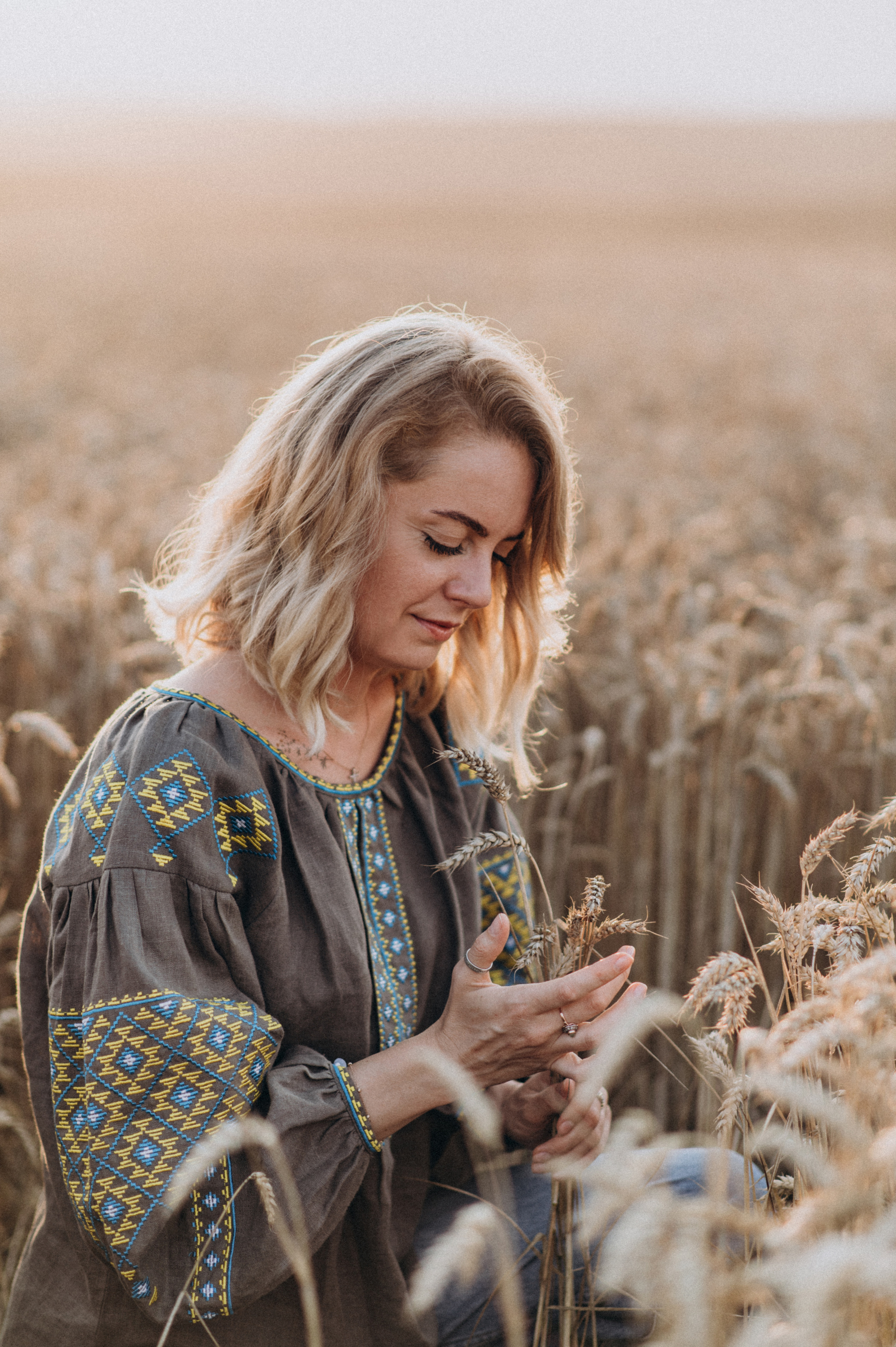 Фотосесія в пшениці та соняхах. Сімейний, дитячий та індивідуальний фотограф в м. Тернопіль, м. Львів